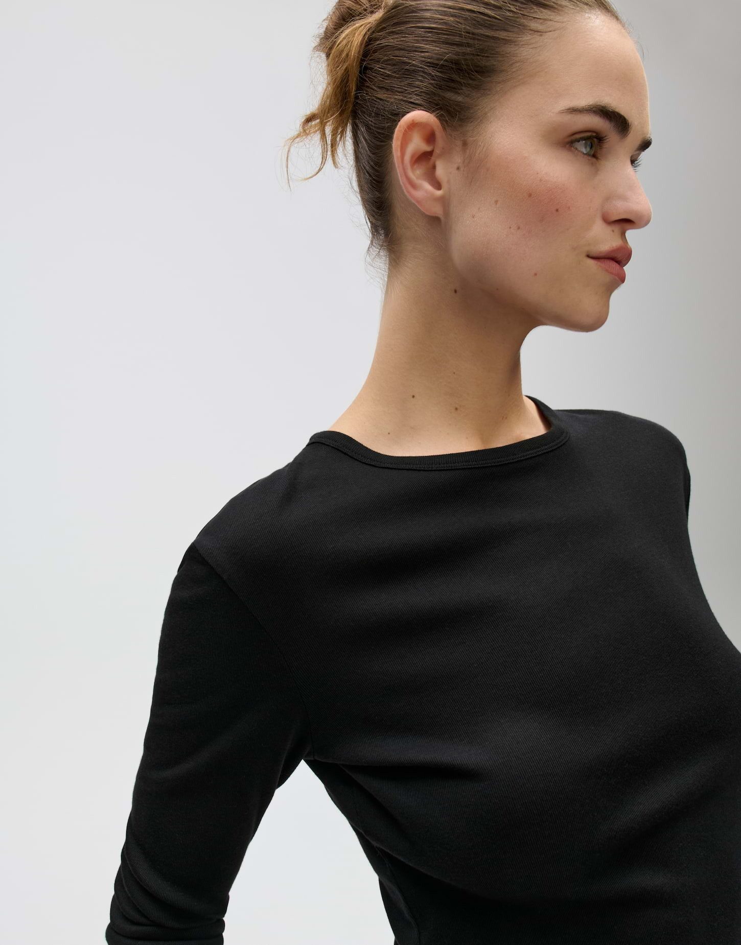 OPUS Longsleeve Sherrie aus weichem Jersey Figurbetonter Schnitt mit elastischem Jerseykomfort – Bild 4 von 5