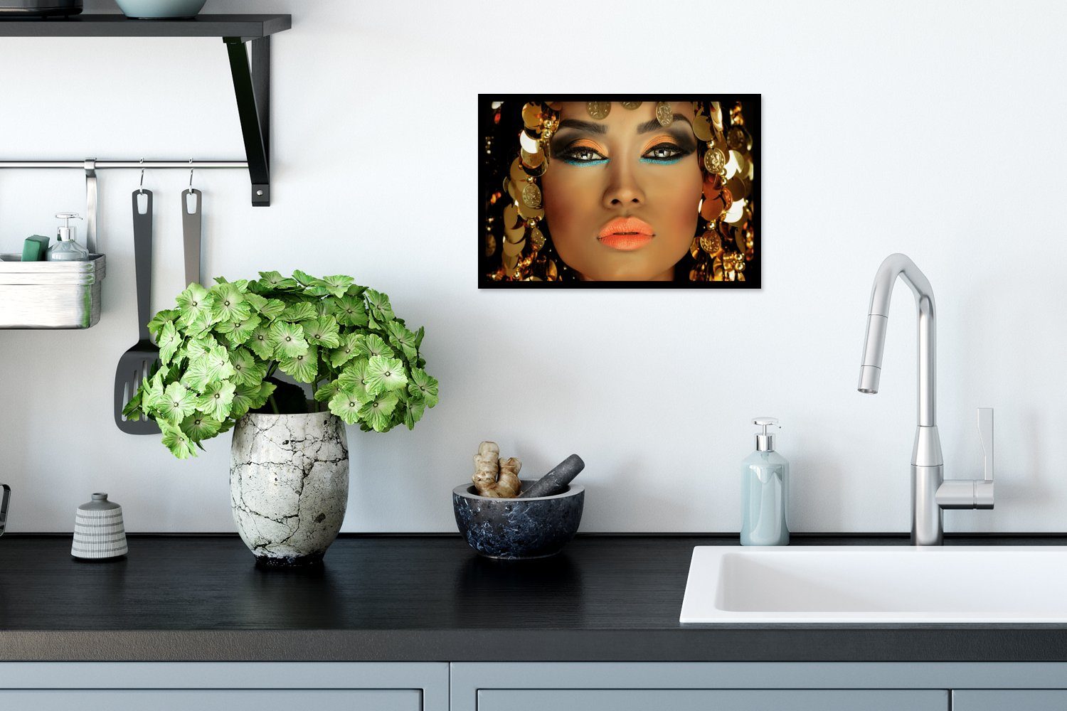Schwarzem Wanddeko, St), - Wandposter, Frau MuchoWow Bilder, (1 - Poster, Bilderrahmen - Gerahmtes Poster Luxus, Gold Make-up - - Schmuck Kleopatra