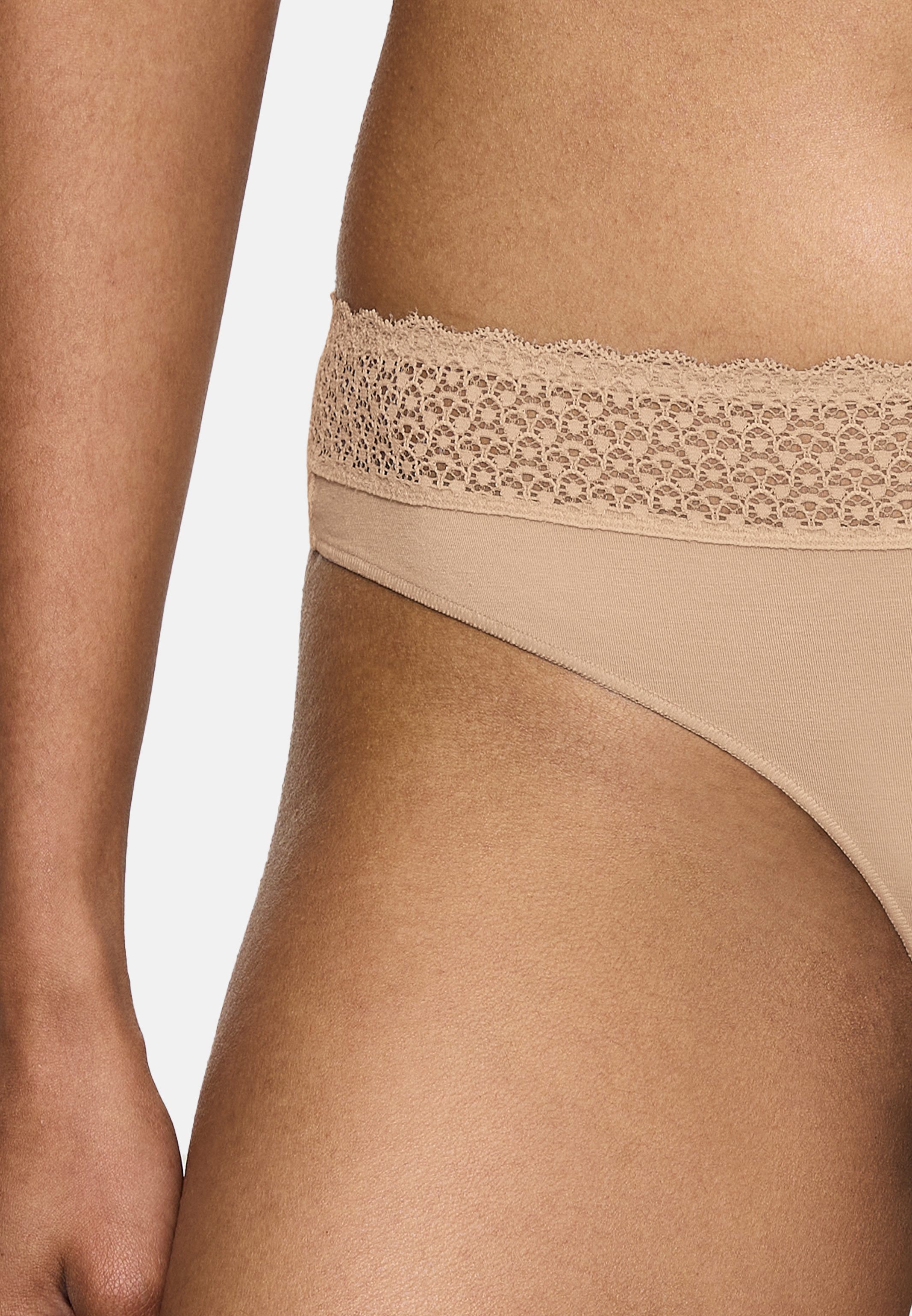 Triumph T-String 4er Pack Feel of Modal (Spar-Set, 4-St) String - Atmungsaktiv - Eleganter Spitzenbund am Taillenrand