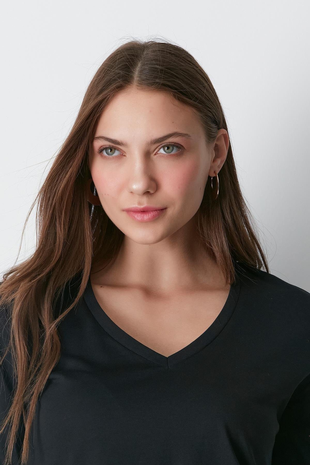 C&CITY Schlafanzug V-Ausschnitt Langarm 2er-Pack Basic T-Shirt günstig online kaufen