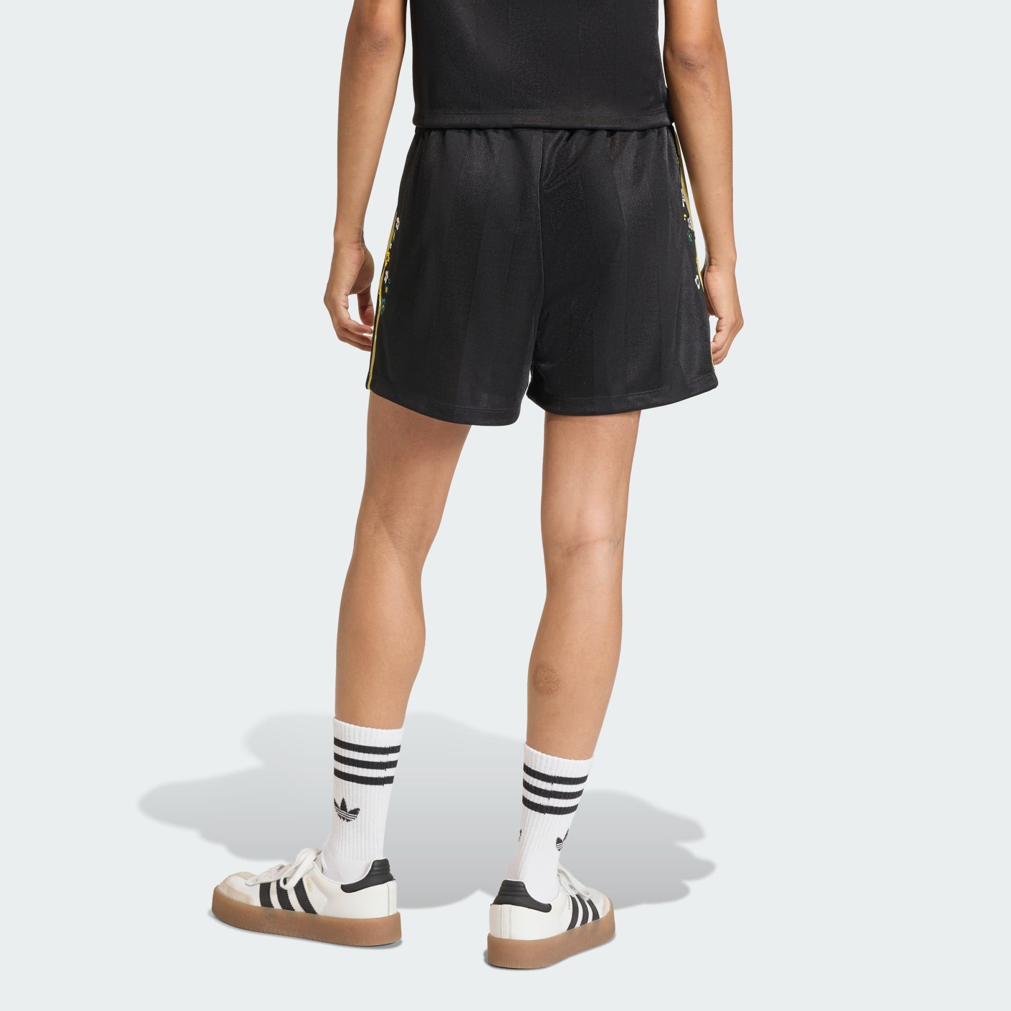 adidas Originals Shorts ADIDAS ORIGINALS X LIBERTY LONDON FIREBIRD SHORTS ( günstig online kaufen