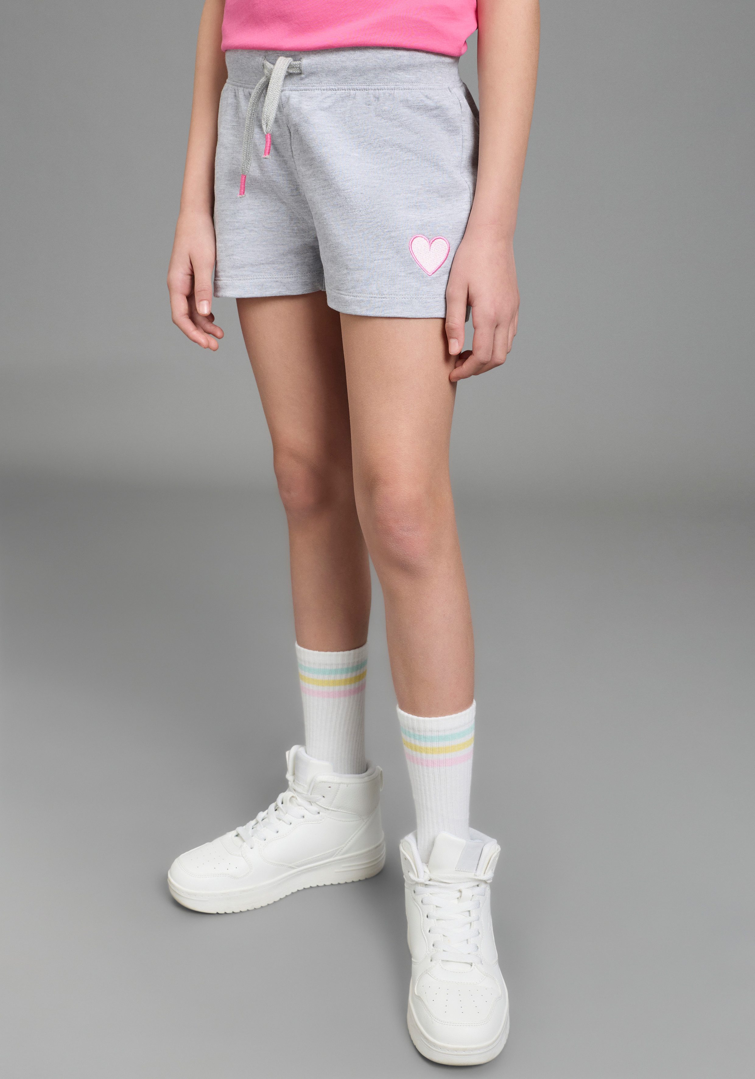 H.I.S Sweatshorts 2er Pack Sweat-Shorts mit Stickerei für Mädchen (Packung, 2-tlg., 2) für Mädchen, mit Gummizug am Bund, aus Baumwolle und Viskose