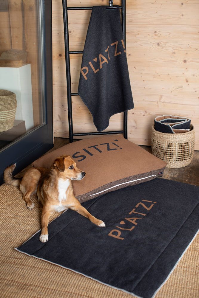 DAVID FUSSENEGGER Hundematte 'Platz!' Anthrazit
