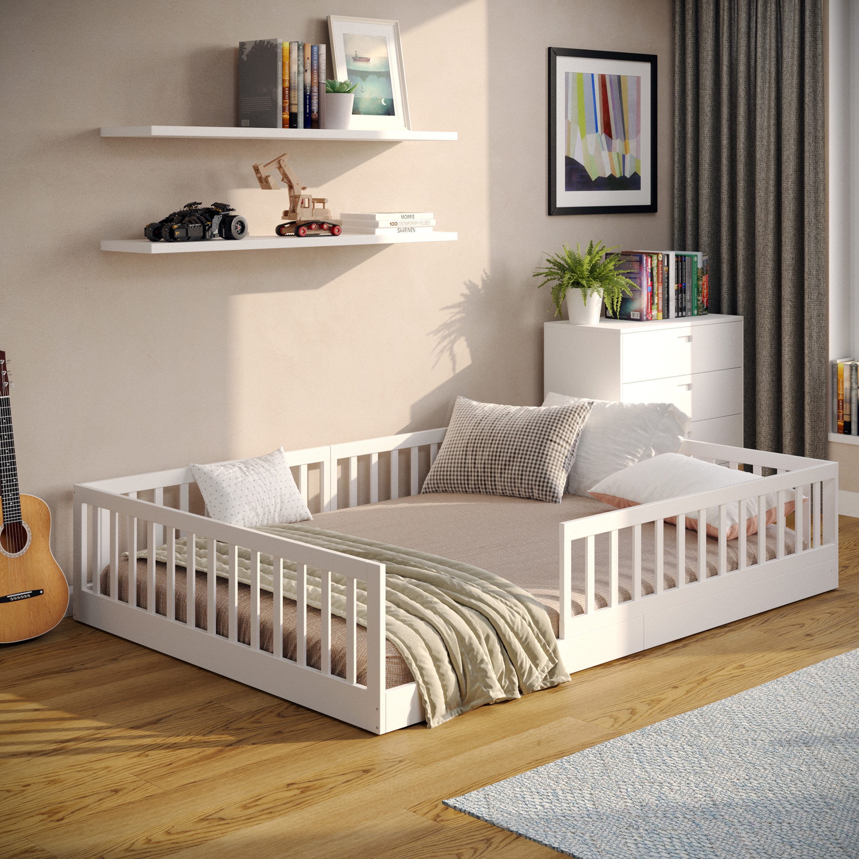 CADANI Kinderbett Timi Bodenbett bis 200 kg belastbar mit abnehmbarem Rausfallschutz (140x200 cm, Montessori Kinder- & Jugendbett aus Kiefer Massivholz), inkl. stabilem Roll-Lattenrost, Weiß