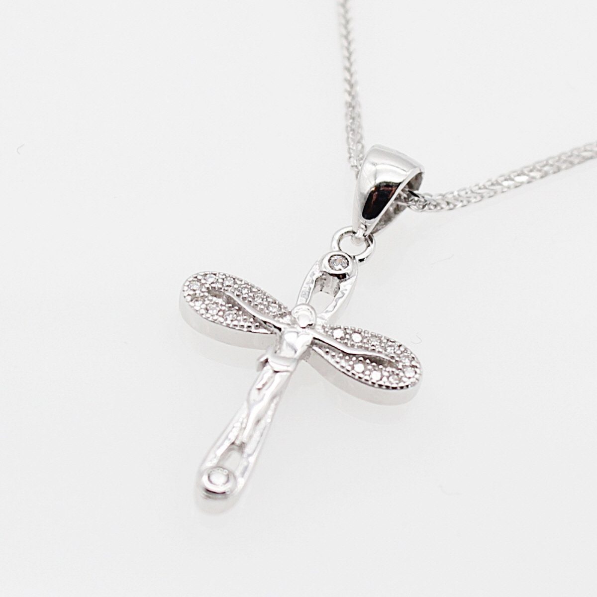 ELLAWIL Kette mit Anhänger Kreuzkette Silberkette Halskette mit Kreuz Jesus  Anhänger Zirkonia (Kettenlänge 40 cm, Sterling Silber 925), inklusive  Geschenkschachtel