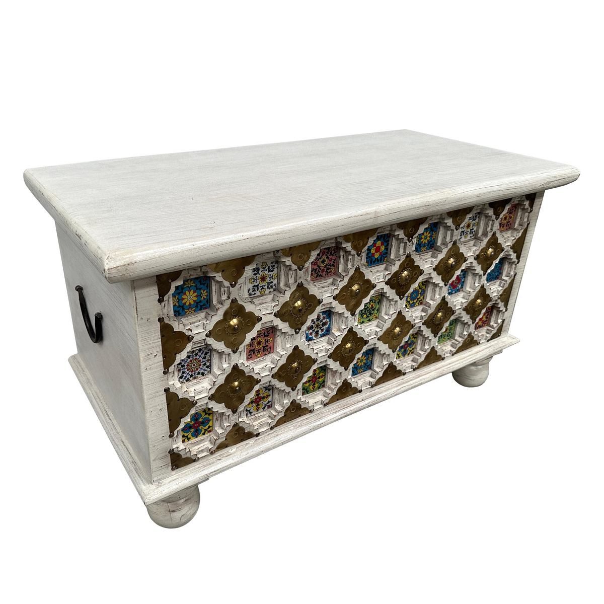 Oriental Galerie Truhe Indische Truhe mit Messingbeschlägen Weiß 80cm (1 St), Beistelltisch, Holztruhe, Antik, Wäschetruhe, Möbeltruhe, Holzkiste