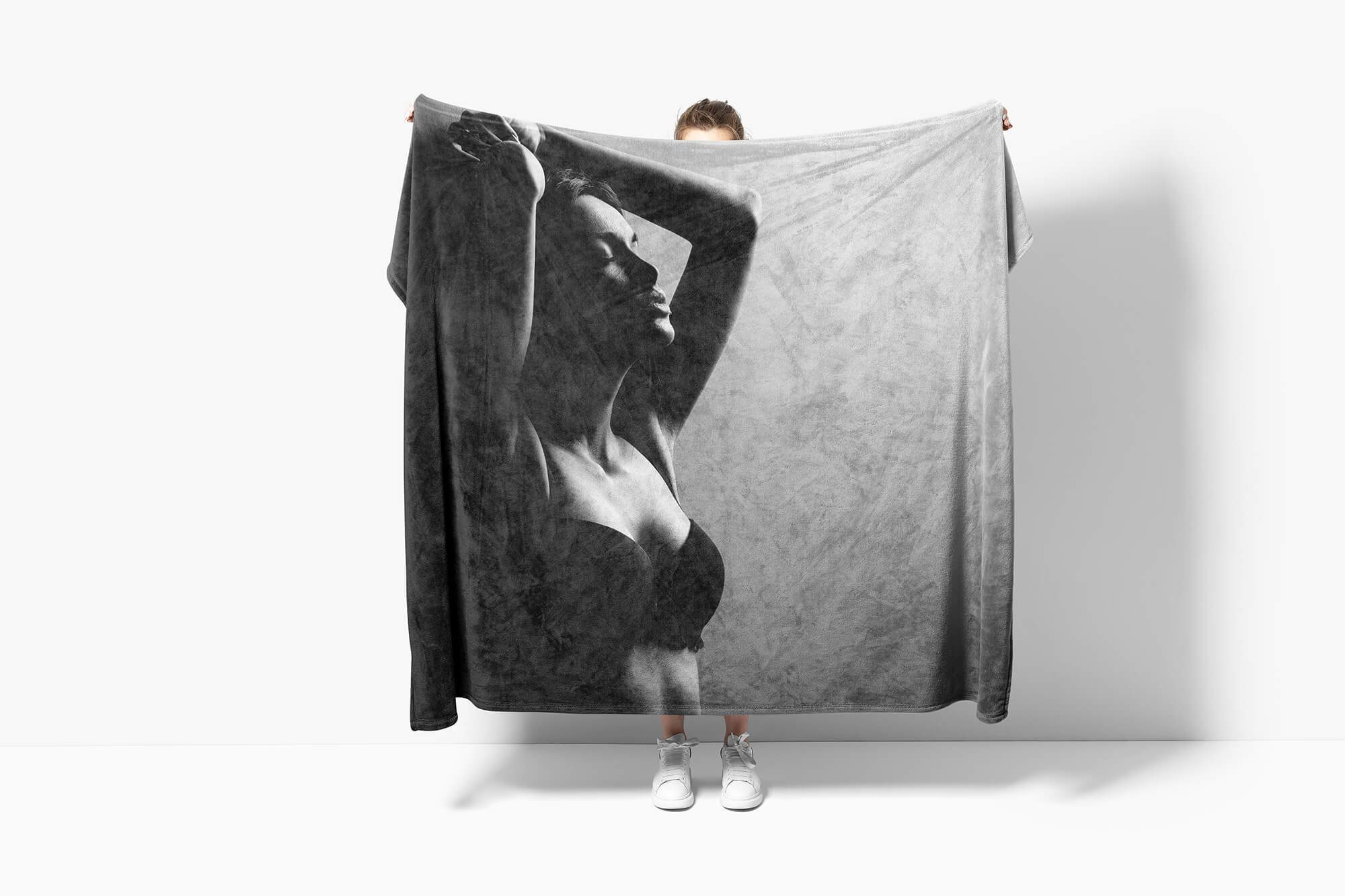 Schwar, schöne Handtuch Strandhandtuch Kuscheldecke Frau mit Handtuch Fotomotiv Art (1-St), Baumwolle-Polyester-Mix Sinus Saunatuch Handtücher