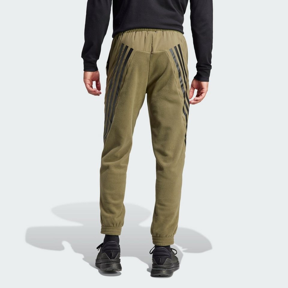 adidas Sportswear Jogginghose FUTURE ICONS 3-STREIFEN HOSE, Dieses Model  ist 185 cm groß und trägt Größe