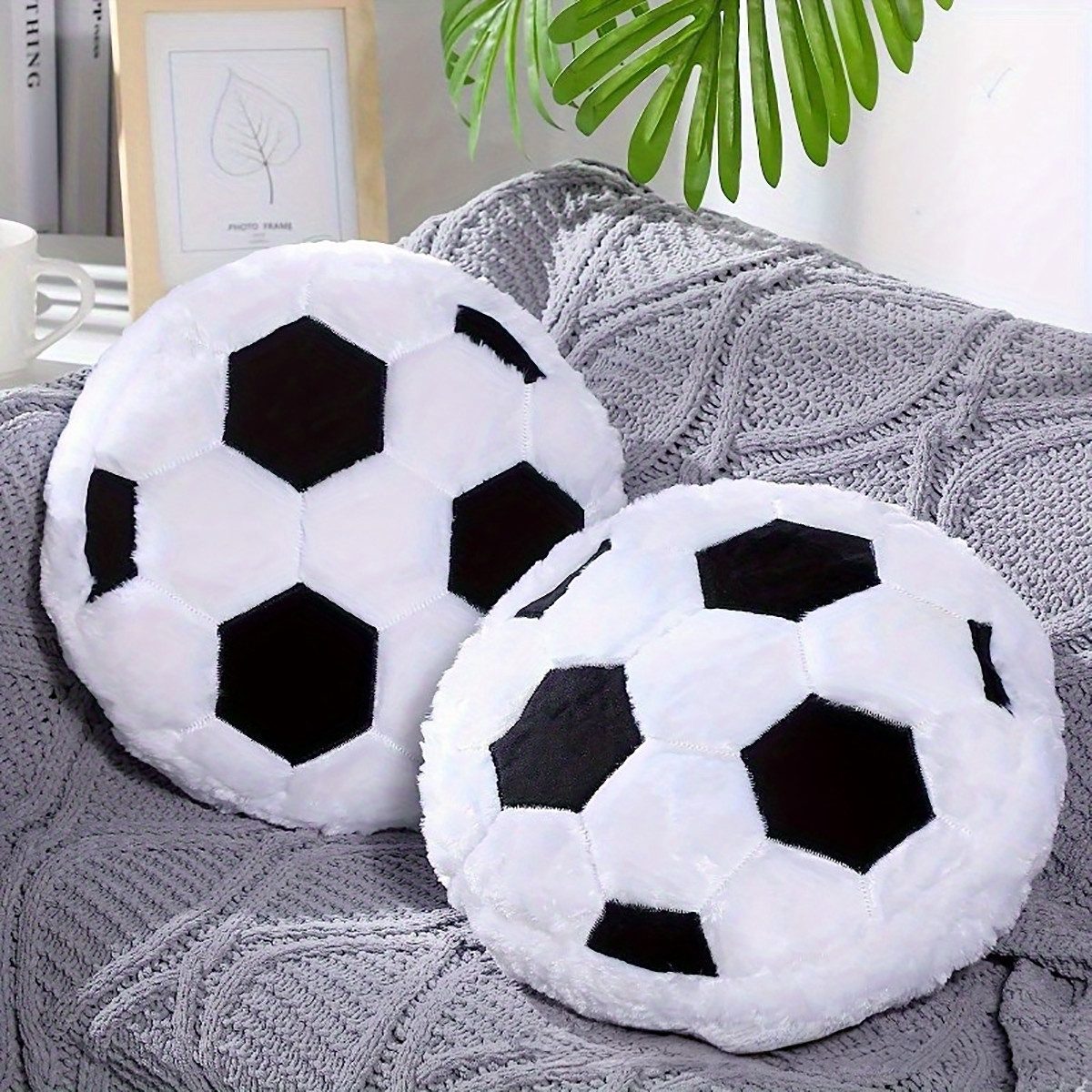 FOUORTUNATE-BEE Dekokissen Plüsch weiche Flauschige Fußball Rückenkissen Sitzkissen, Fußball kreative Zimmer Dekorationen Geschenk für Fußballliebhaber – Bild 5 von 5