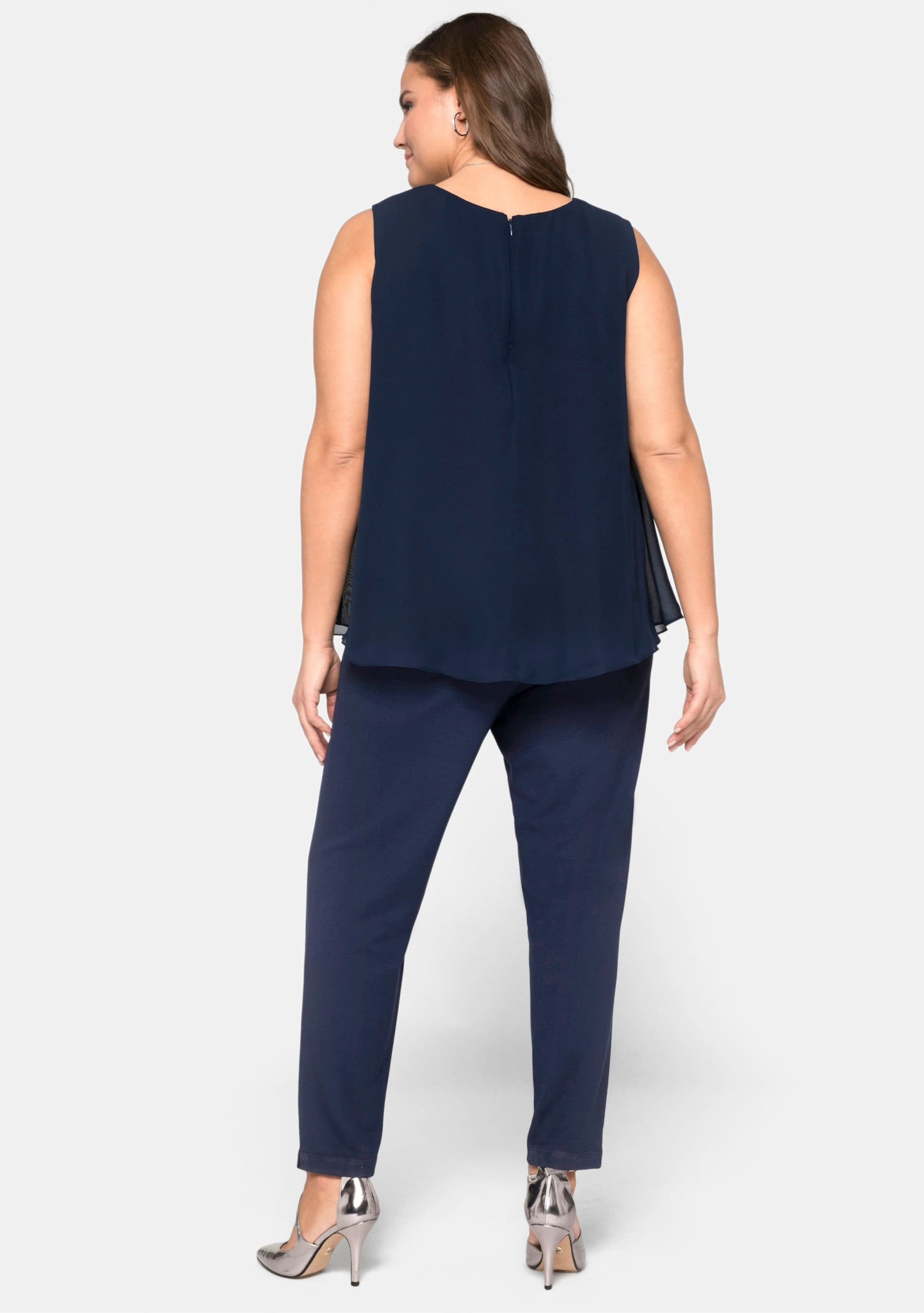 Sheego Jumpsuit Jumpsuit Ärmellos Innenbeinlänge ca. 68 cm