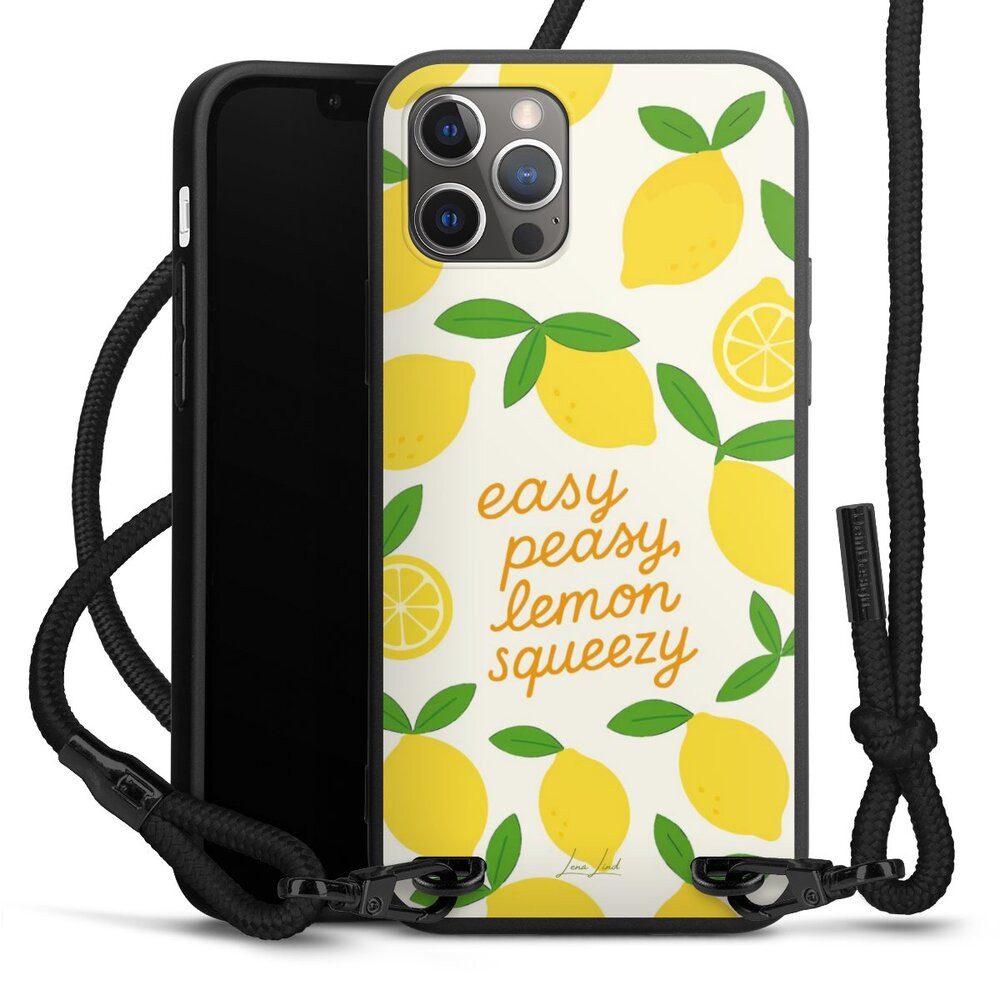 DeinDesign Handyhülle Zitrone Spruch Statement Easy Peasy Lemon Queezy, Apple iPhone 12 Pro Premium Handykette Hülle mit Band Cover mit Kette