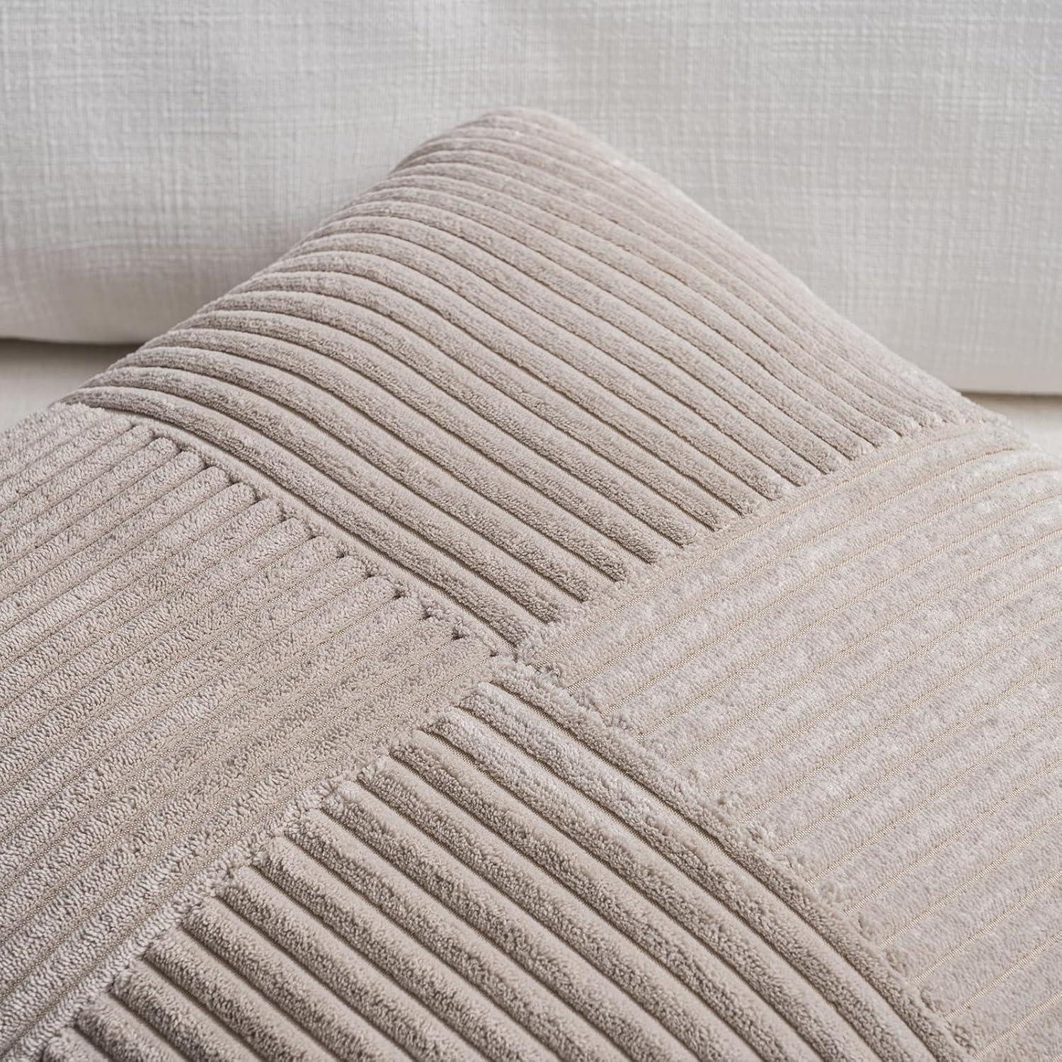 LuxusKollektion Dekokissen Kissenbezug Kordsamt Dekokissen Sofakissen 35 x 35 cm 2 Stück Taupe