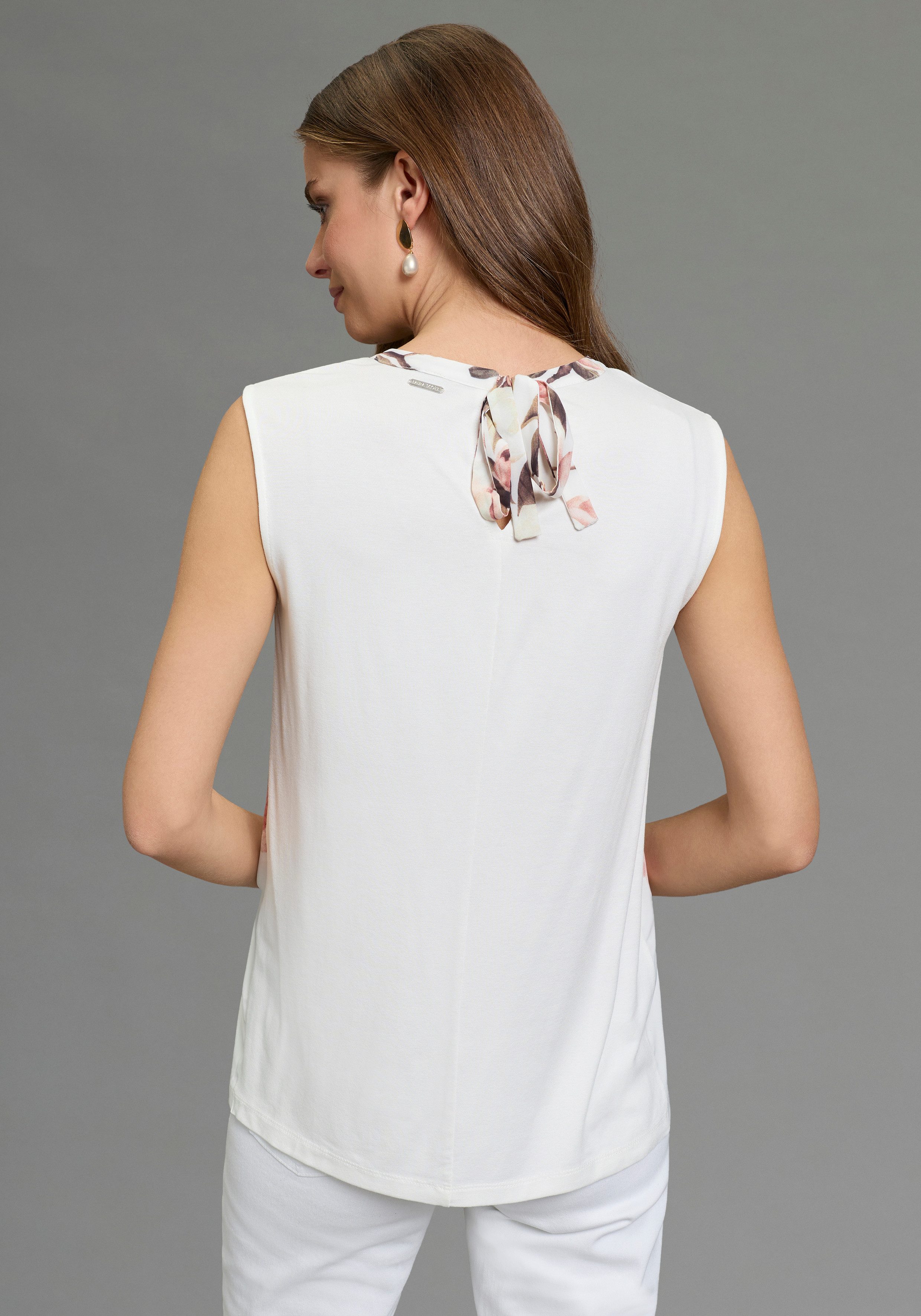 Laura Scott Blusentop mit geblümtem Muster, mit Stehkragen, elastisches Material. € 39,99, (€ 39,99 pro 1 Stk).