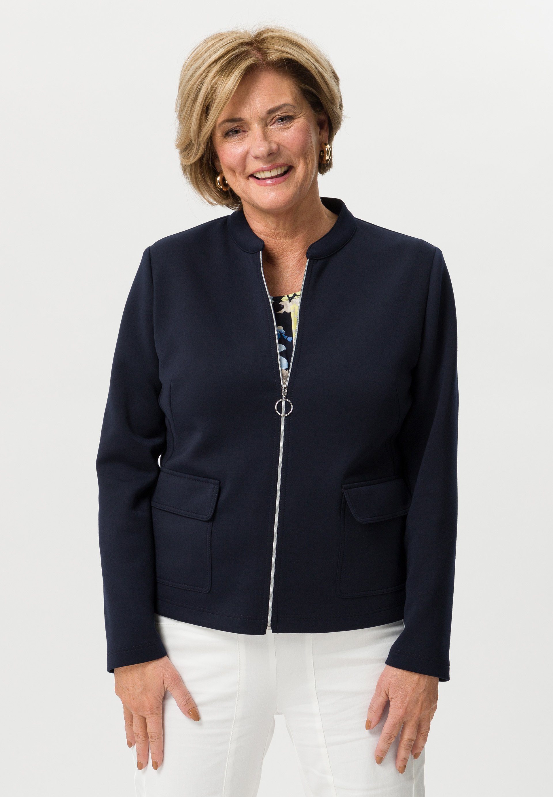Sommerjacke mit femininem Stehkragen