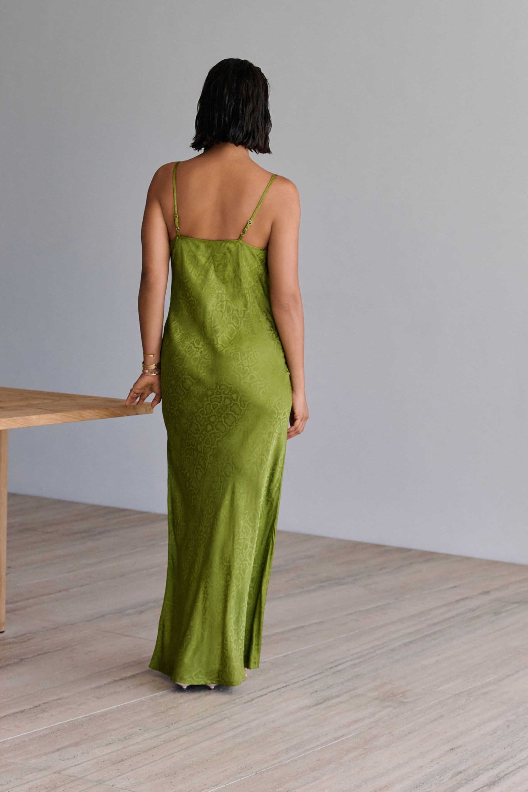 Next Midikleid Jacquard-Trägerkleid in Midilänge (1-tlg) günstig online kaufen