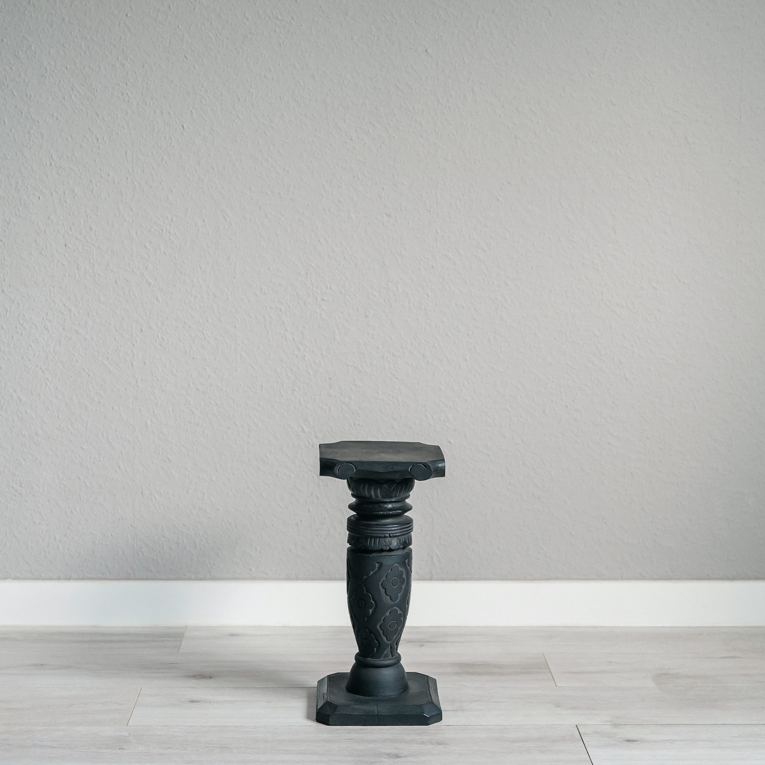 livasia Dekosäule Balinesische Säule aus Holz gemustert, handgefertigt, antik