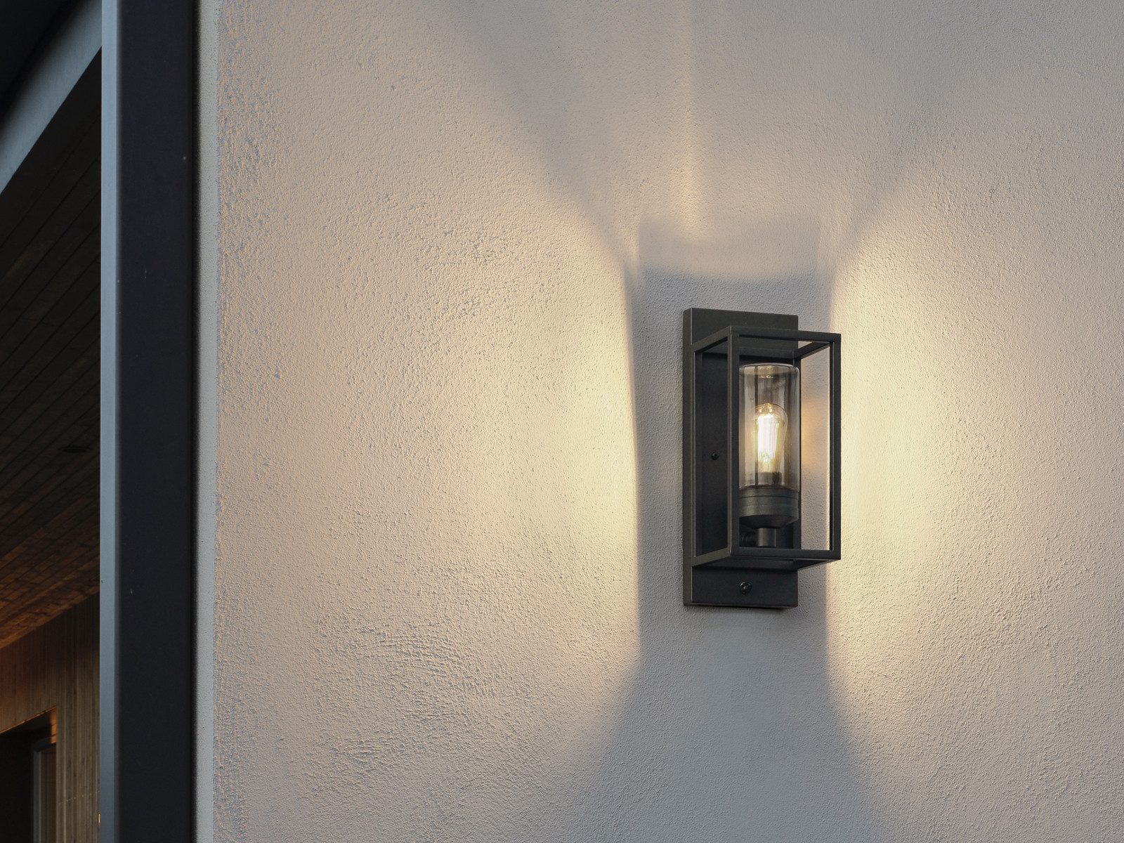 KONSTSMIDE LED Außen-Wandleuchte, Tageslichtsensor, LED wechselbar, Warmweiß, Außenleuchte Haus-wand mit Dämmerungssensor, Wandlaterne Höhe 40cm
