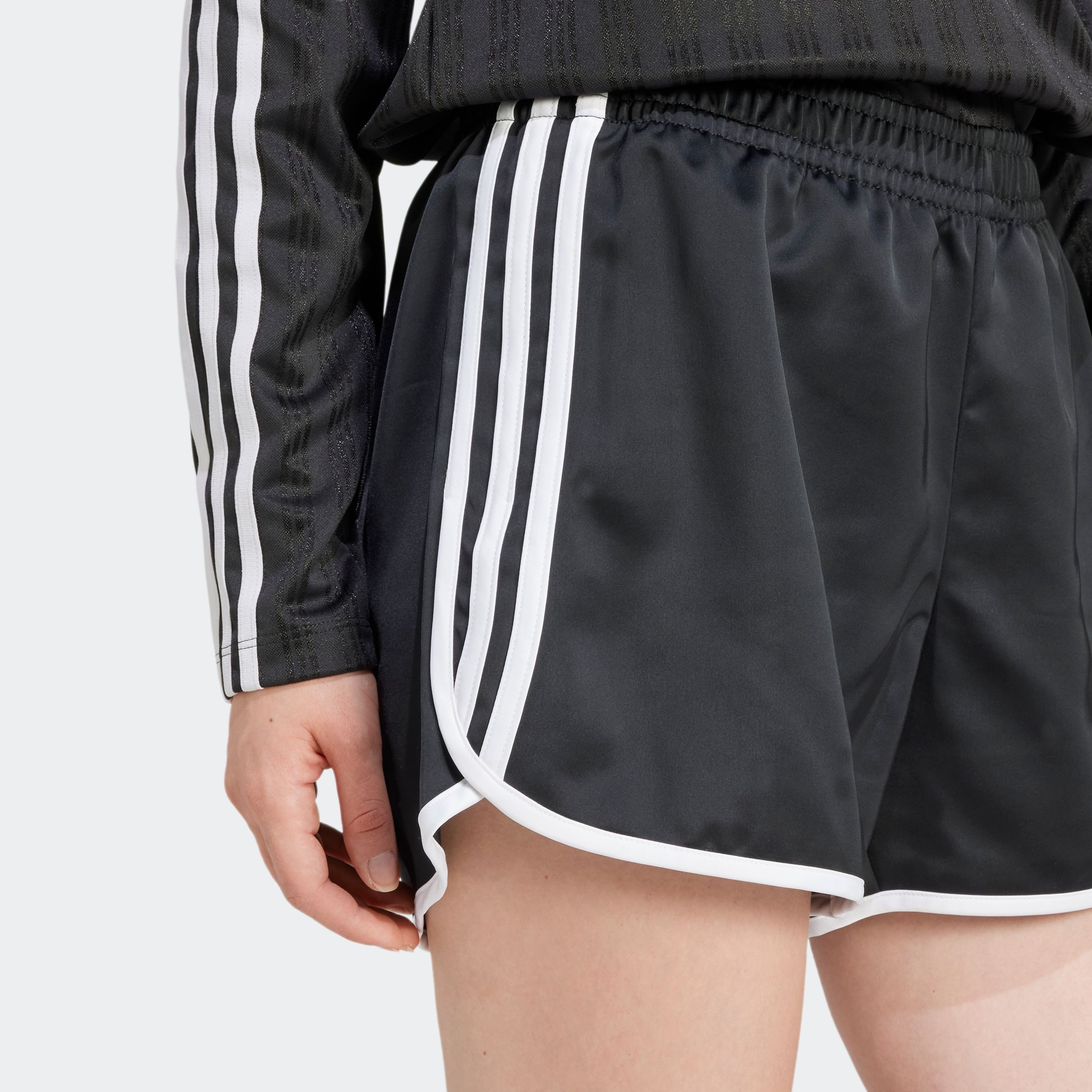 adidas Originals Shorts ADICOLOR 3-STREIFEN SPRINTER lockere Passform, mit Elasthan-Anteil, für vielseitige Aktivitäten