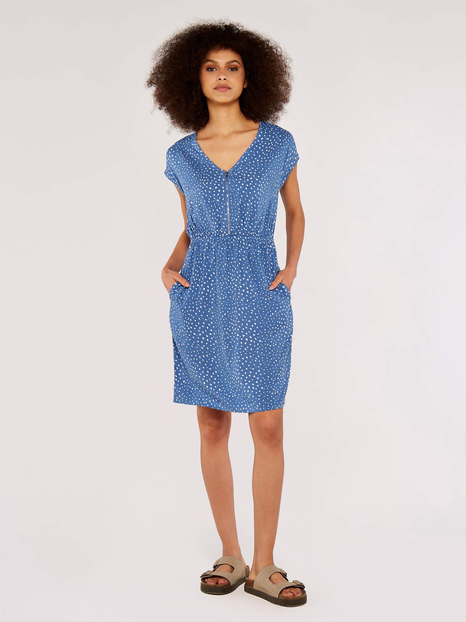 Apricot Druckkleid mit Pinselpunkten, tailliert günstig online kaufen