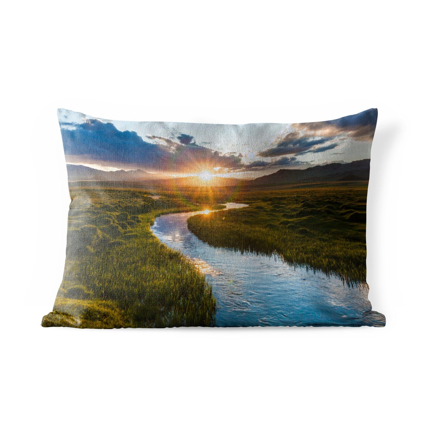 MuchoWow Dekokissen Sonnenuntergang über einem ruhigen Fluss, Outdoor-Dekorationskissen, Polyester, Dekokissenbezug, Kissenhülle