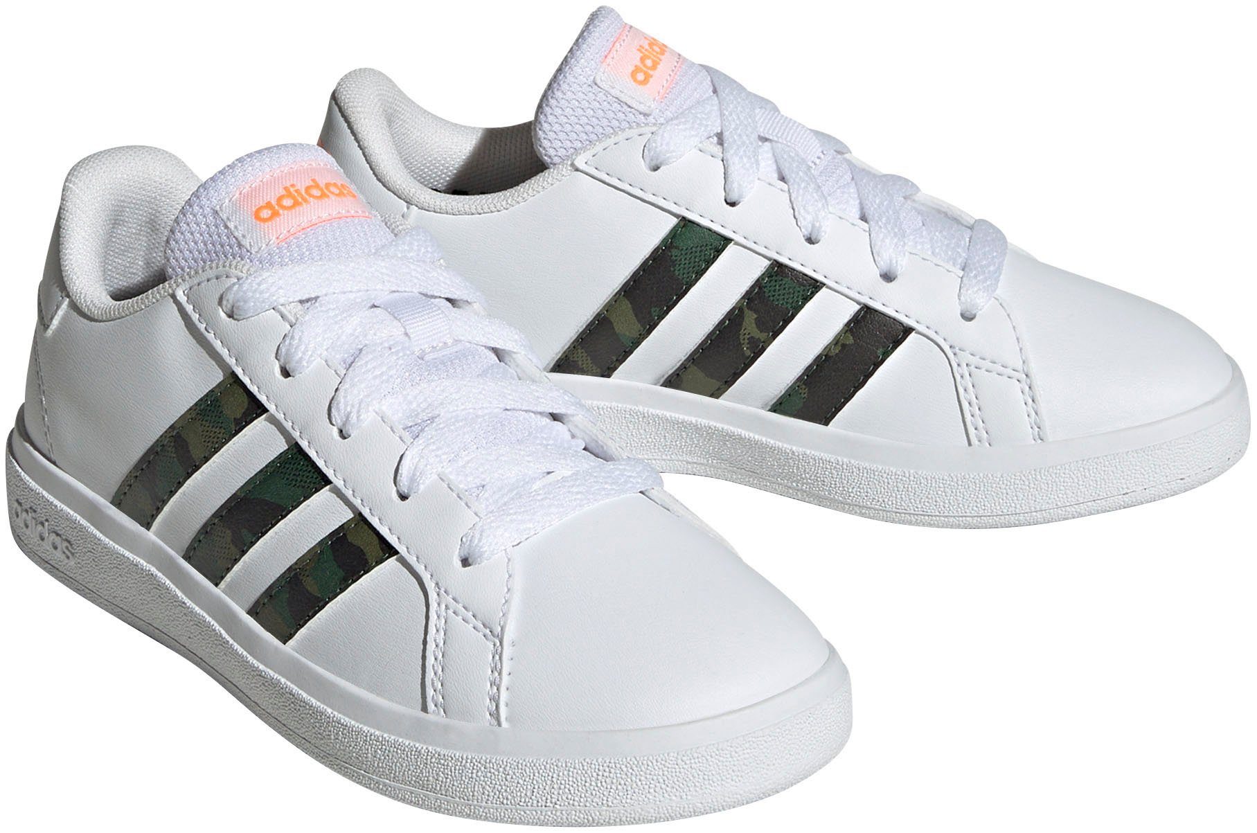 Spuren GRAND Superstar adidas den auf Sportswear LIFESTYLE COURT TENNIS des adidas Sneaker LACE Design