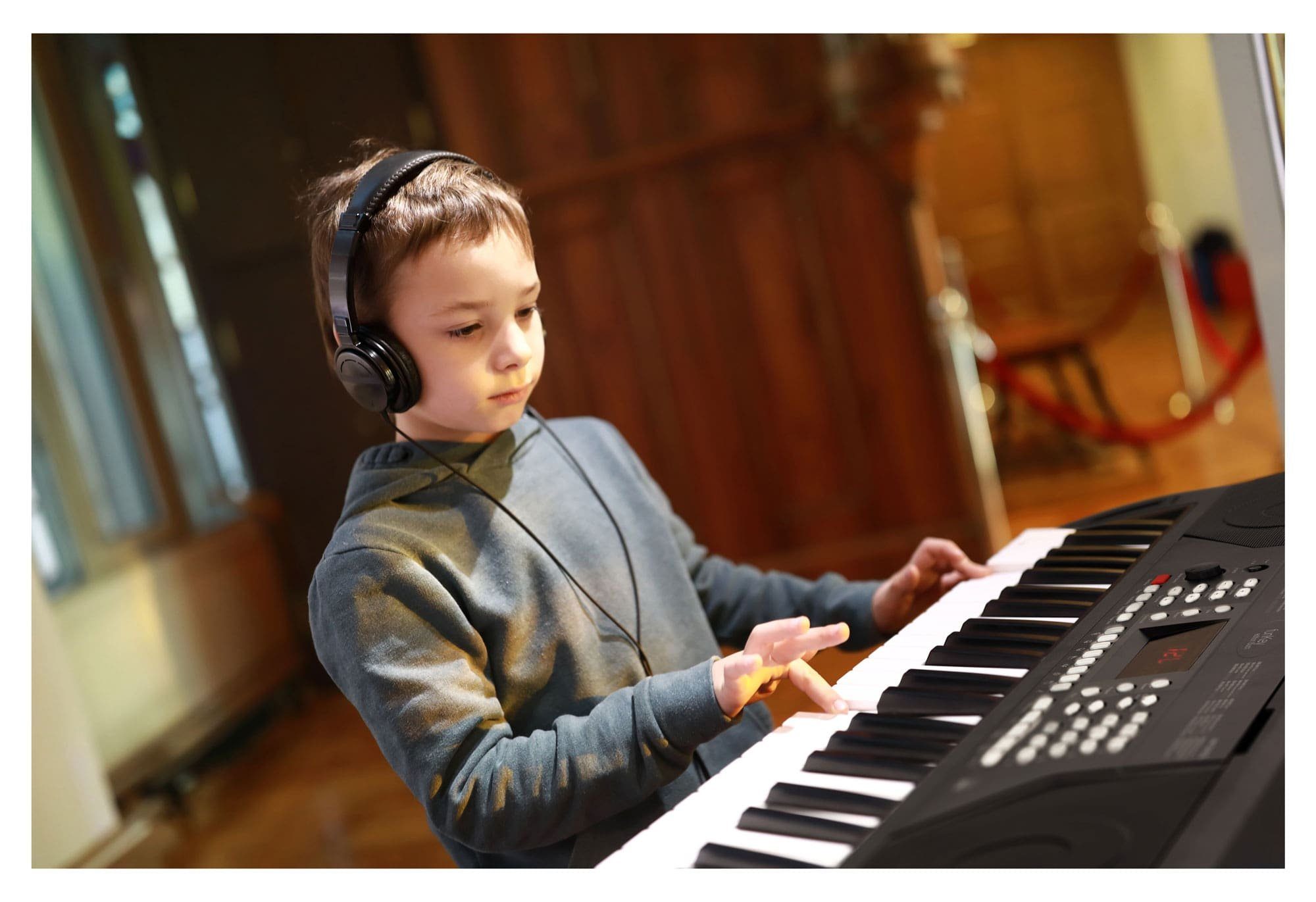 FunKey Home-Keyboard 61 Edition Touch (Touch Response, 300 Sounds, MIDI USB) (3-St), mit Begleitautomatik und intelligente Lernfunktion