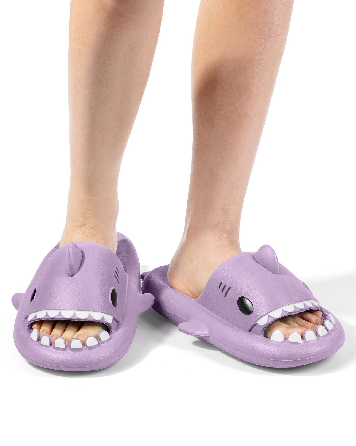 Corimori Bequeme Hai Badeschuhe im Haifisch-Design Badeschuh (Packung, Geschenk) lustige, rutschfeste, schnell trocknende Badeschlappen EU Größe 34-35