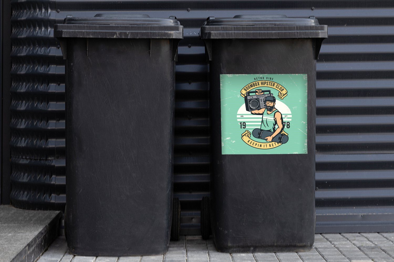 - Mülltonne, - St), Altmodisch Mancave Wandsticker - MuchoWow Radio Skateboard Sticker, Mülleimer-aufkleber, Container, (1 Abfalbehälter