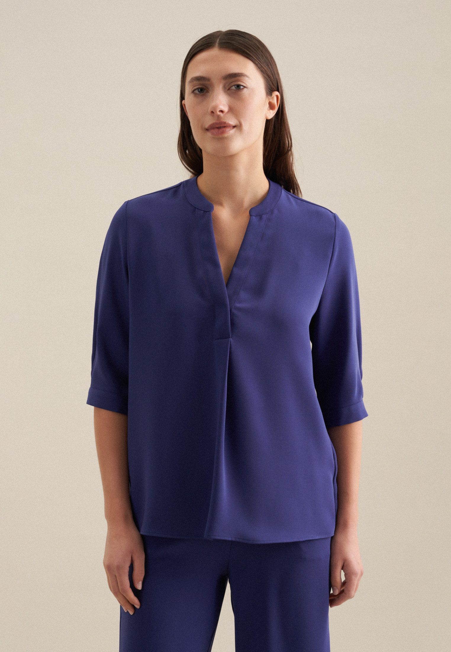 Klassische Bluse Schwarze Rose