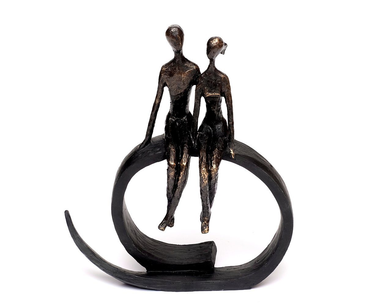 Polyresin Dekofigur Skulptur auf Paar sitzend Freundschaft Deko bronzefarbend aus Statue Brillibrum Figur Love Bronze Ring Liebespaar schwarzem Design