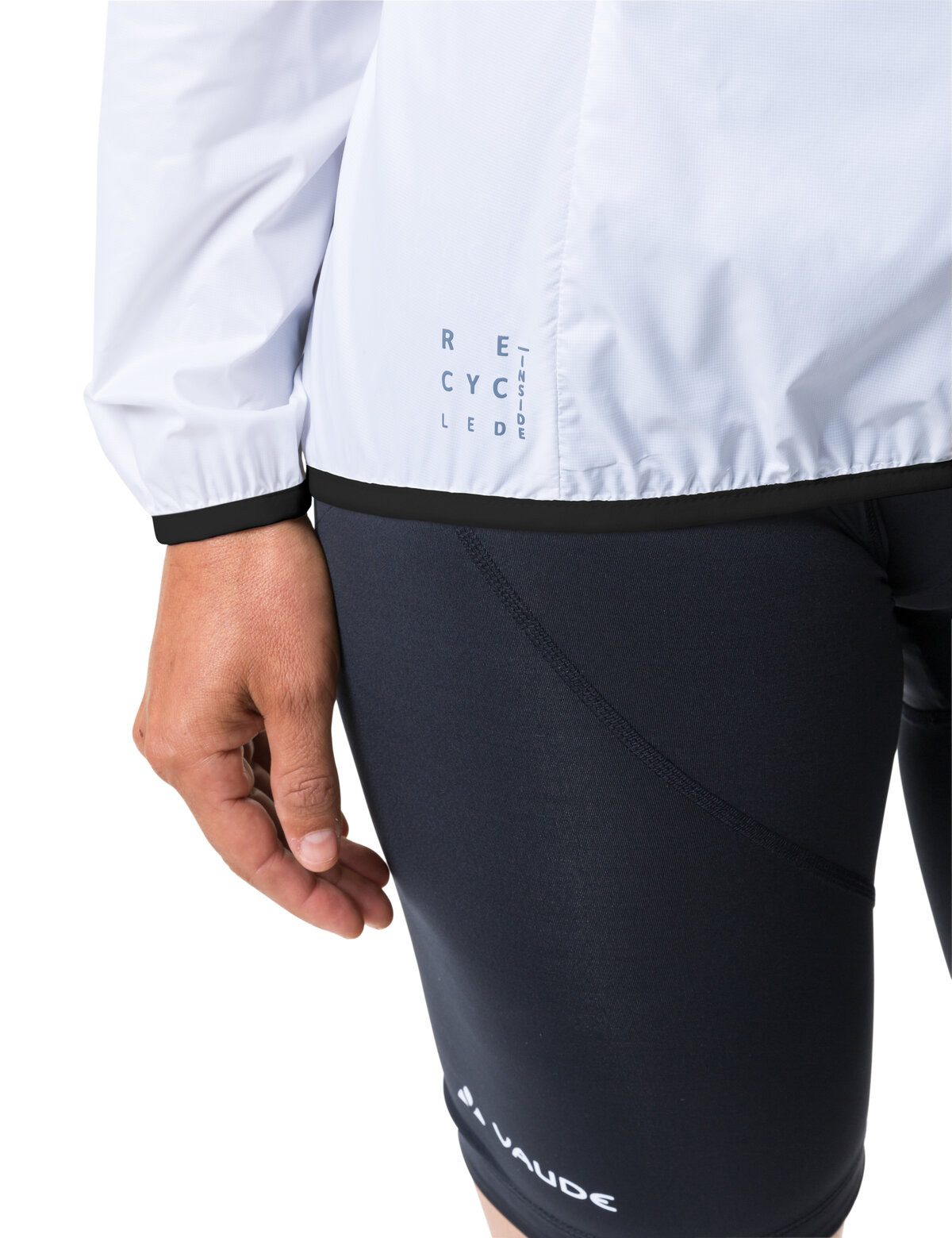 VAUDE Fahrradjacke WOMEN'S MATERA AIR JACKET atmungsaktiv, winddicht, wasserabweisend, mit offener Rückentasche