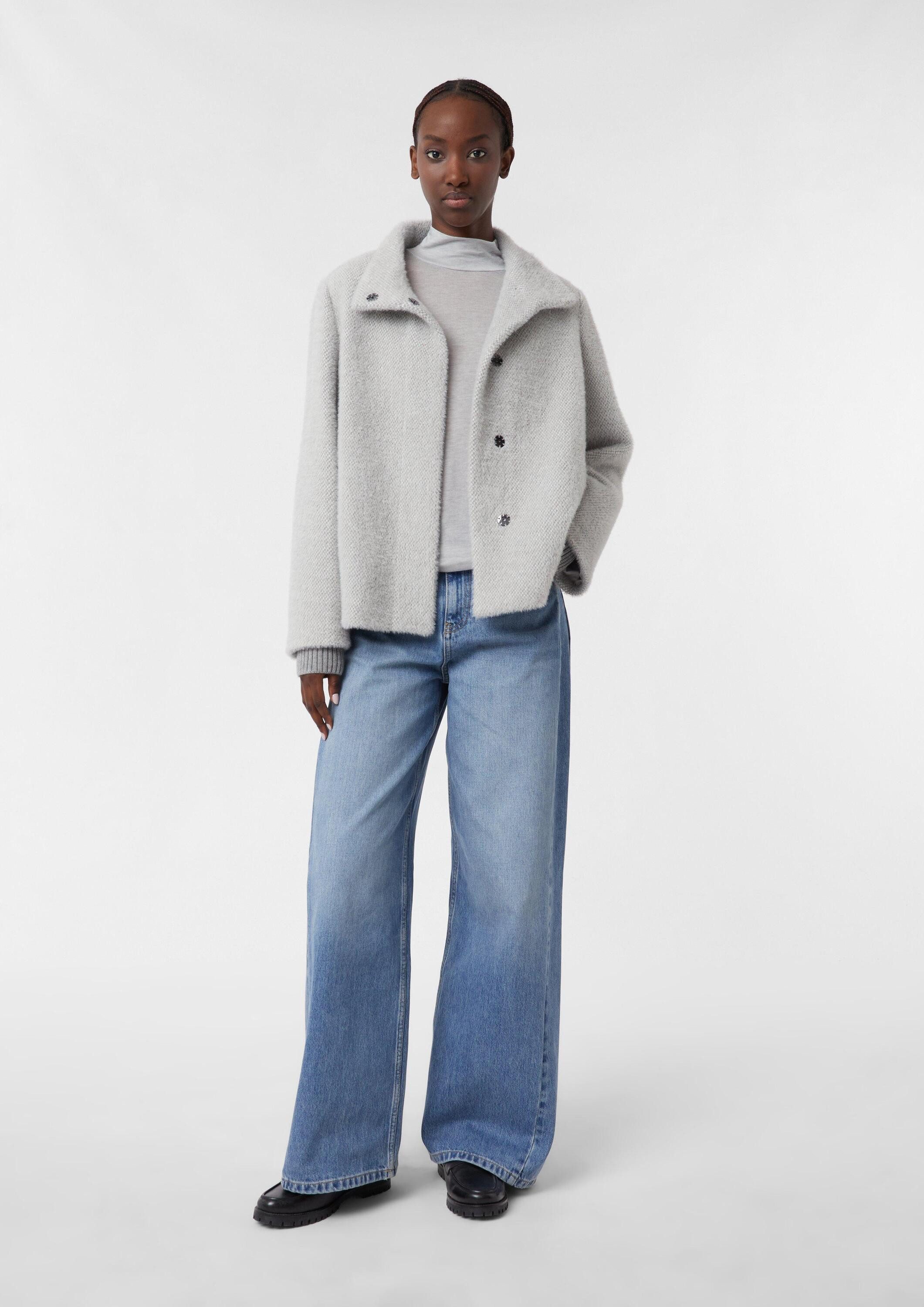 comma Funktionsjacke Outdoor-Jacke Langflorige weiche Jacke im Cape-Stil mit verdeckter Knopfleiste – Bild 5 von 5