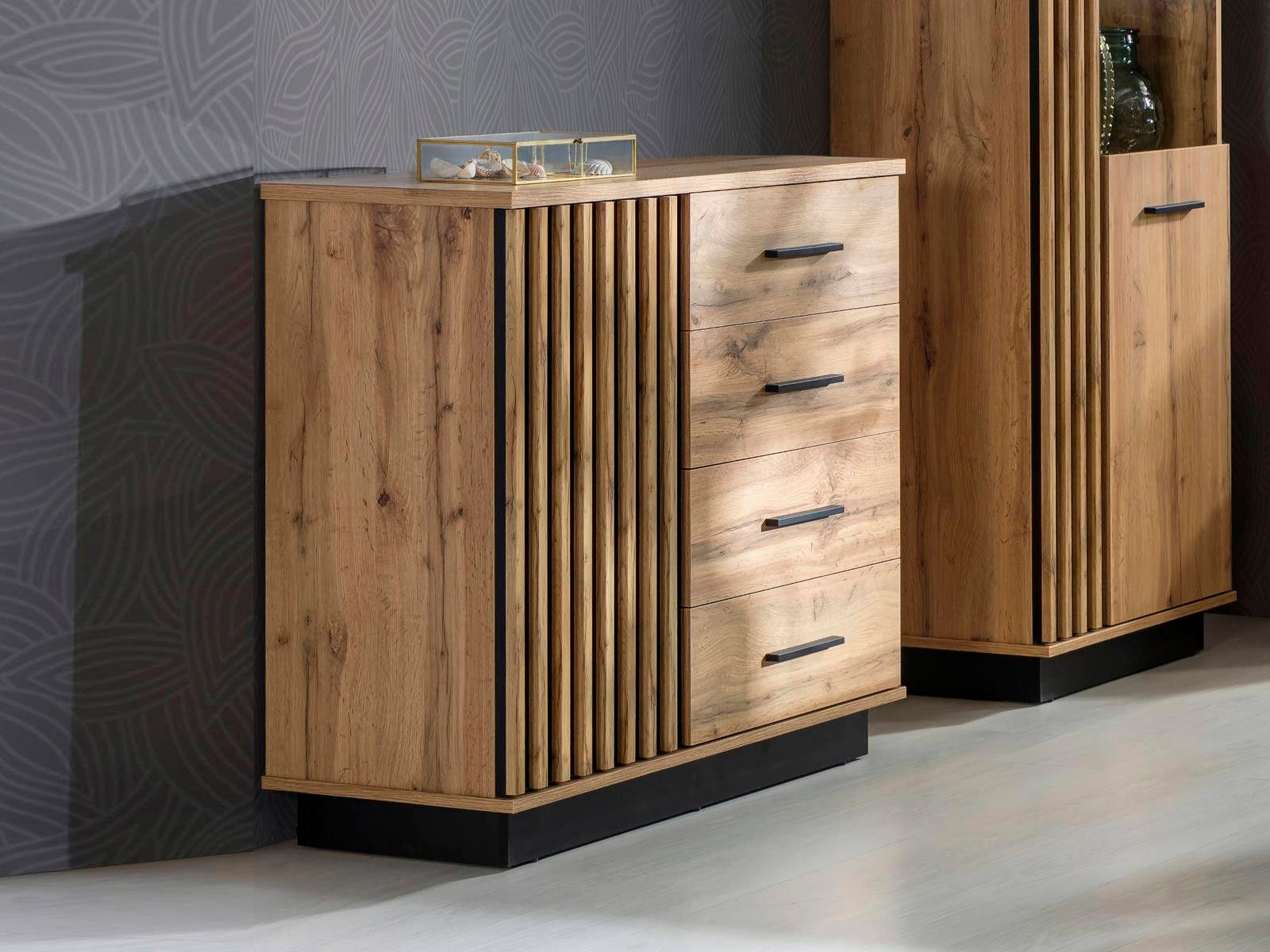 Compleo Kommode schmal für den Flur, Wohnzimmer PUCCI Fronten gefräst