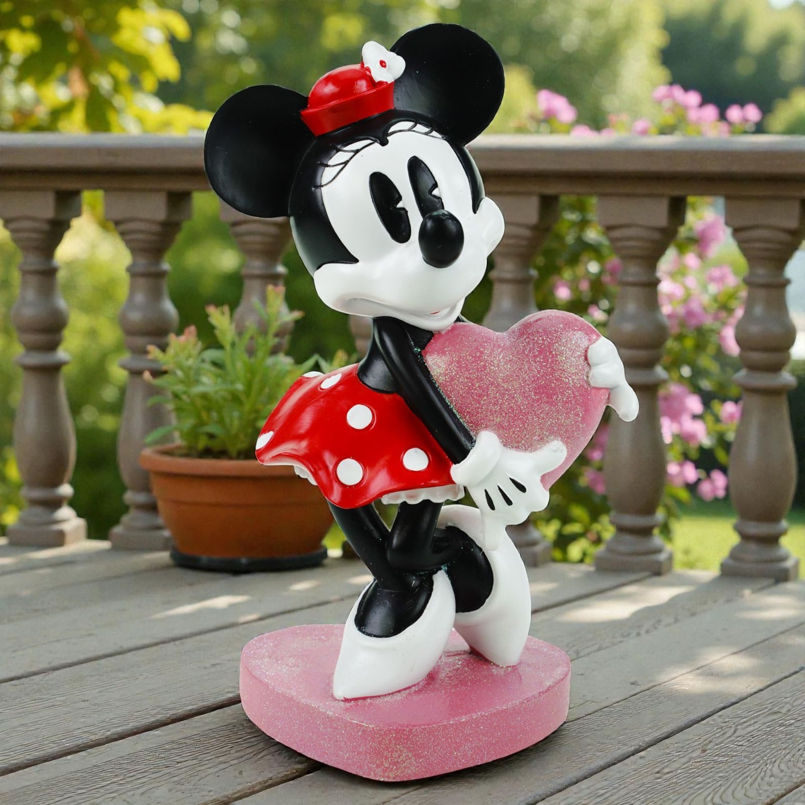 Disney Gartenfigur Disney Minnie Mouse in Love Offiziell lizenzierte Dekofigur 21x13 cm