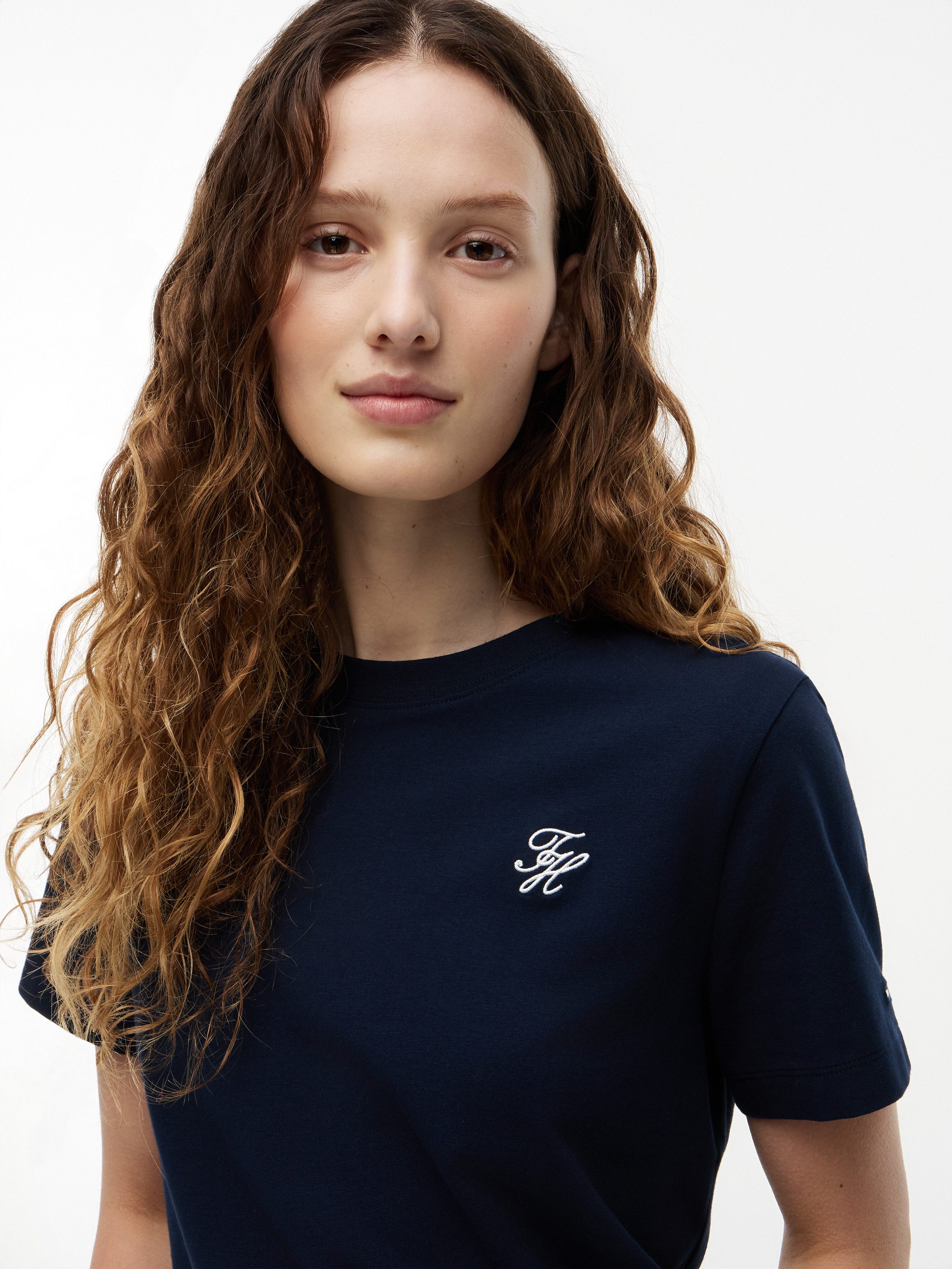 Tommy Hilfiger Kurzarmshirt TH SCRIPT REG C-NK SS TEE Baumwollmischung, regular fit
