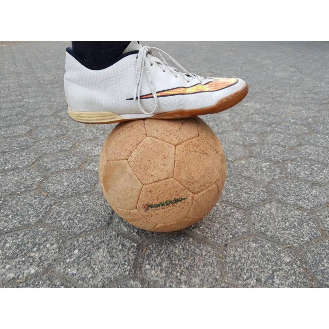 Kork-Deko.de Fußball aus Kork zum als und Plastik Leder Alternative