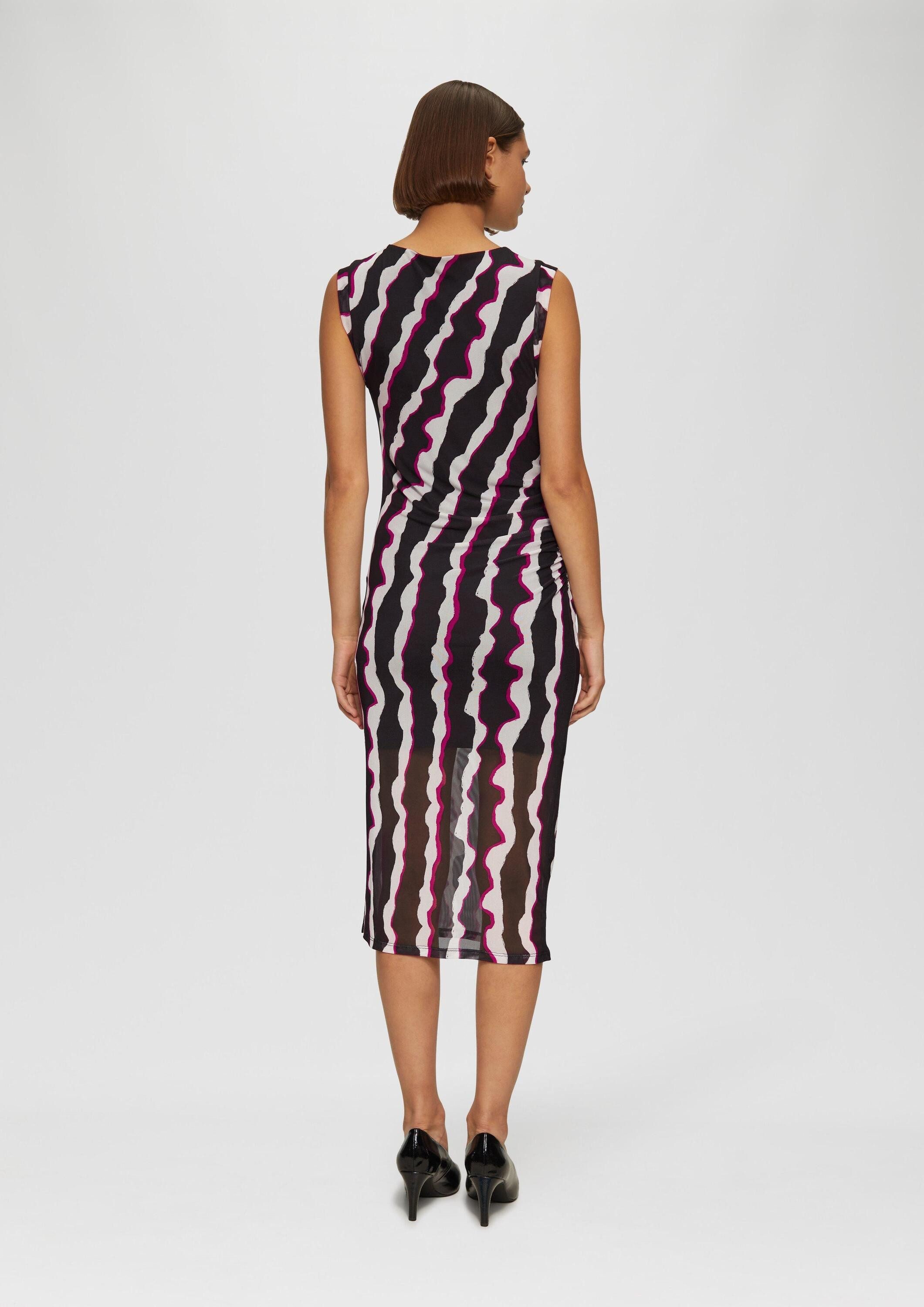 s.Oliver Midikleid Kleid Gemustertes Mesh-Kleid mit seitlicher Raffung