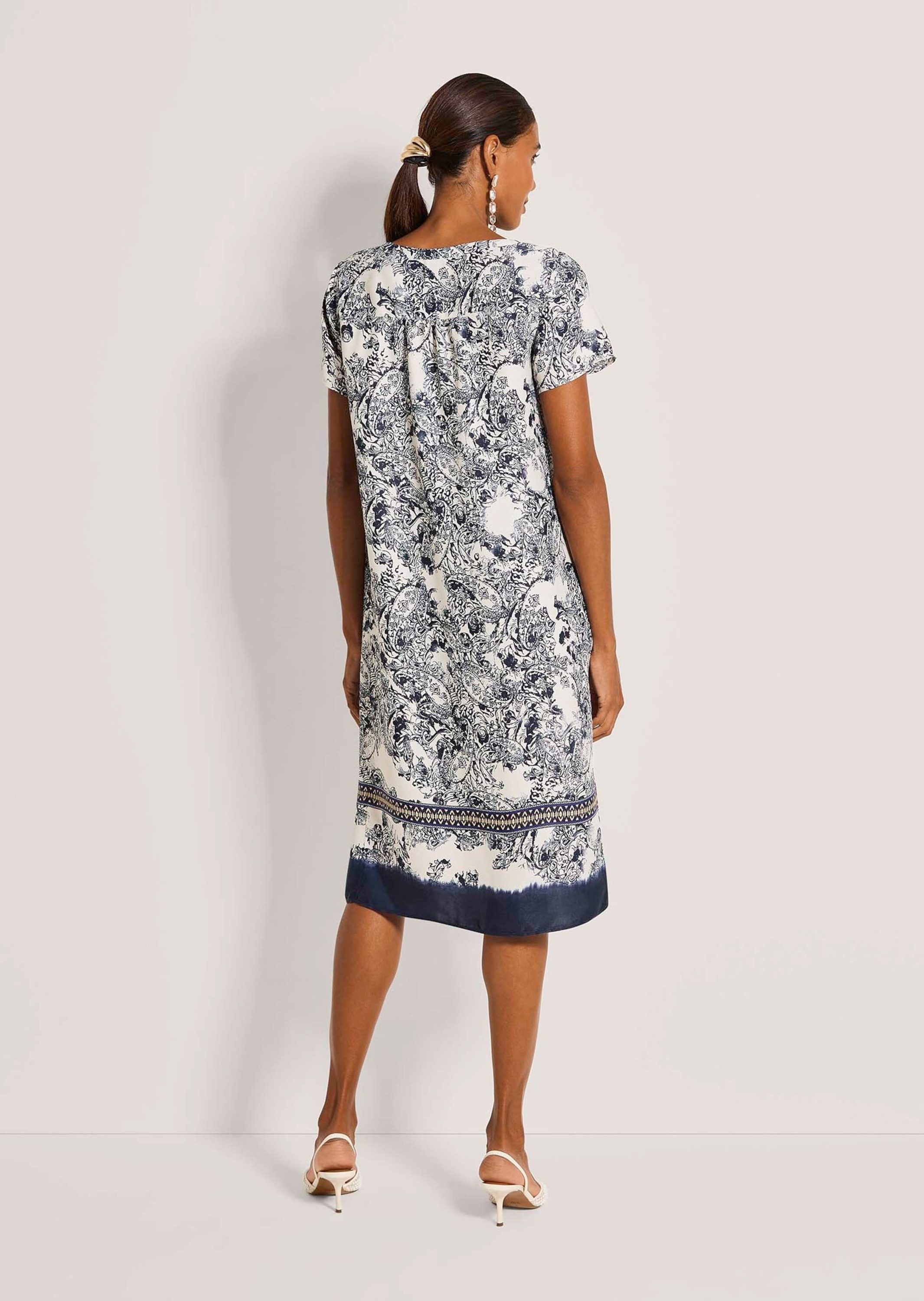 MADELEINE Midikleid Viskosekleid mit Paisley-Print Druckkleid mit Rundhals mit V-Ausschnitt, Knielänge und Kurzarm