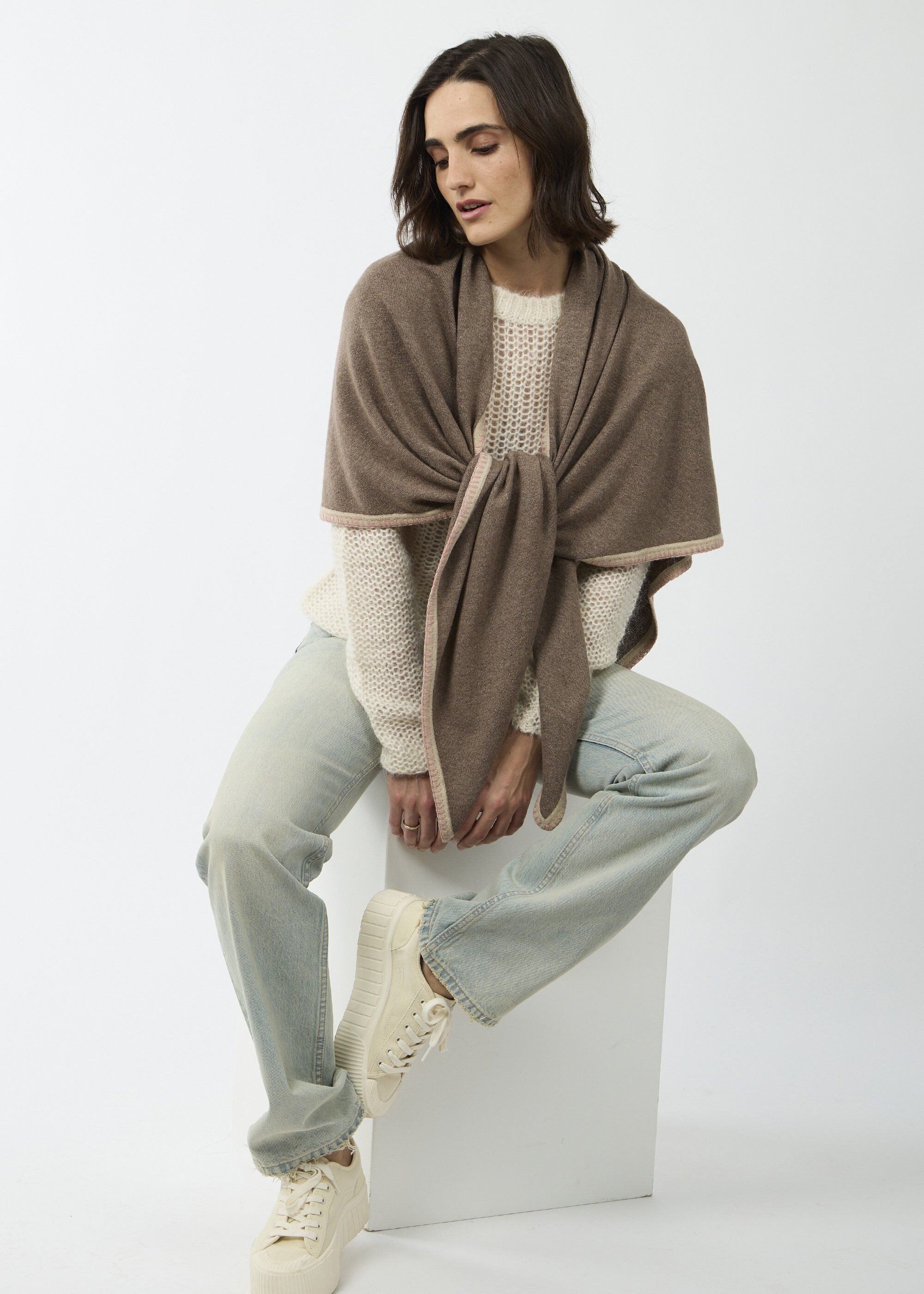 Codello Halstuch, mit handgemachter Kontrastbordüre