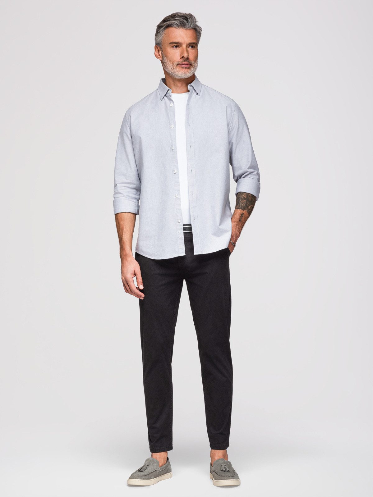 OMBRE Chinohose Chinohose mit Gürtelähnliche dekorative Paspel.