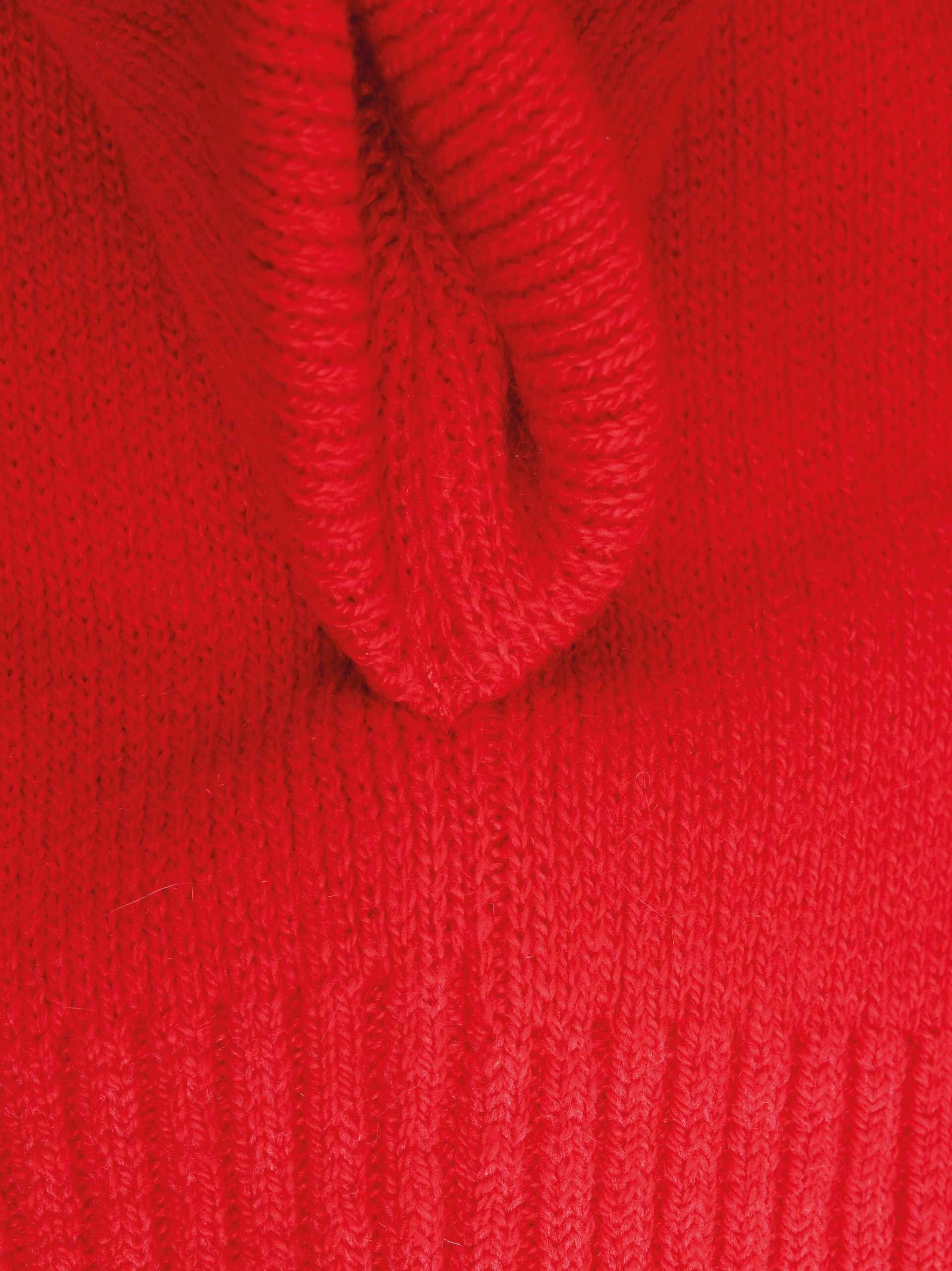 Samaya Beanie Elen am Hinterkopf fixiert