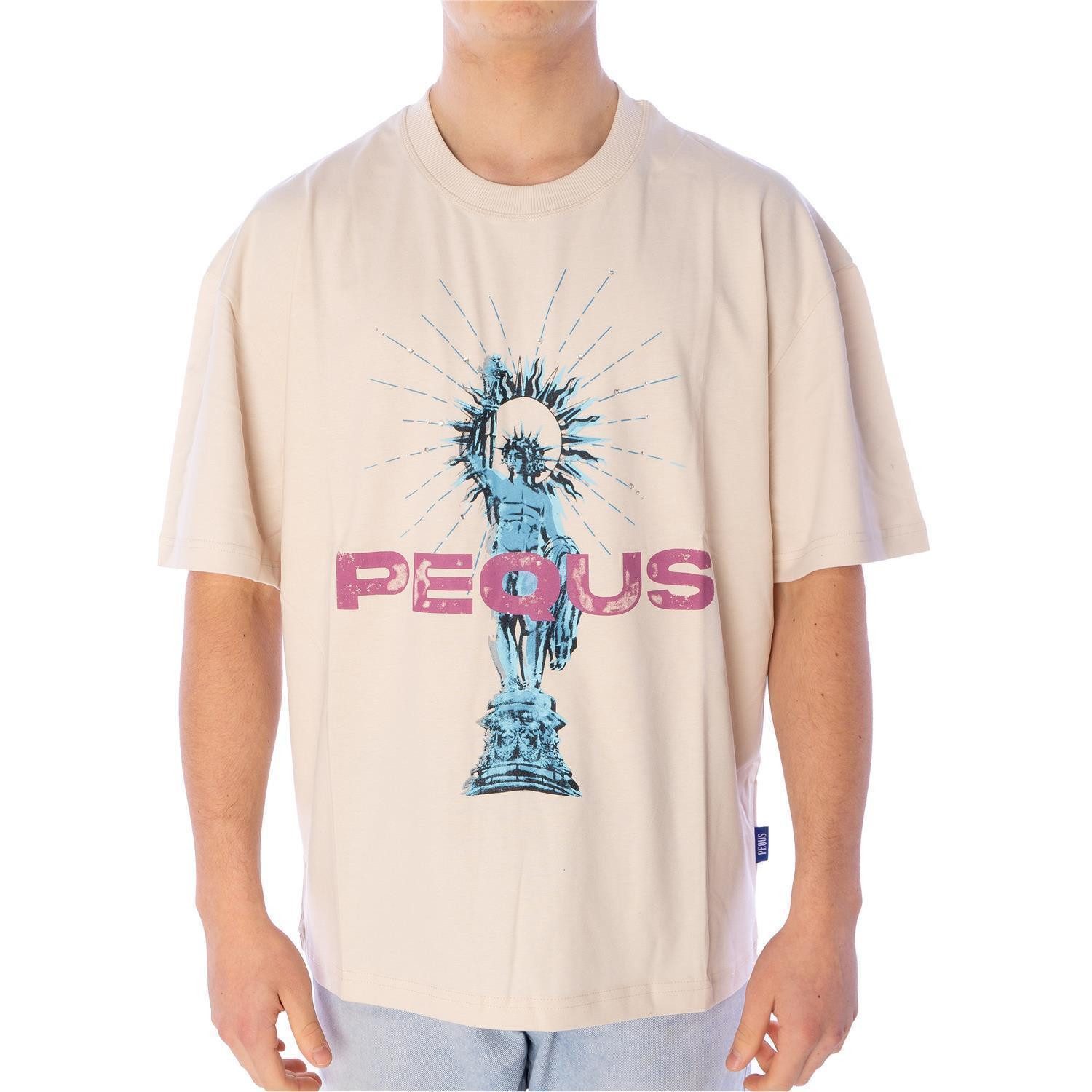 PEQUS T-Shirt T-Shirt Pequs Helios Graphic (1-tlg) Großes "Pequs" Logo-Print auf der Vorderseite