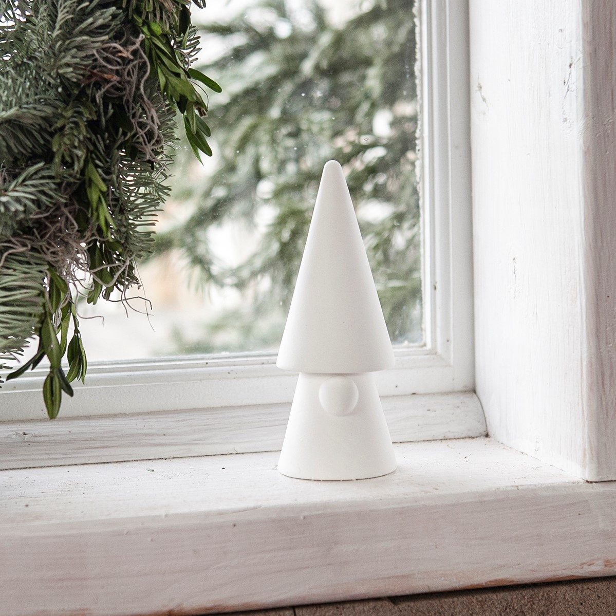 Storefactory Scandinavia Dekoobjekt Dekoobjekt Santa EVERT L Keramik weiß, Ø 6x15 cm