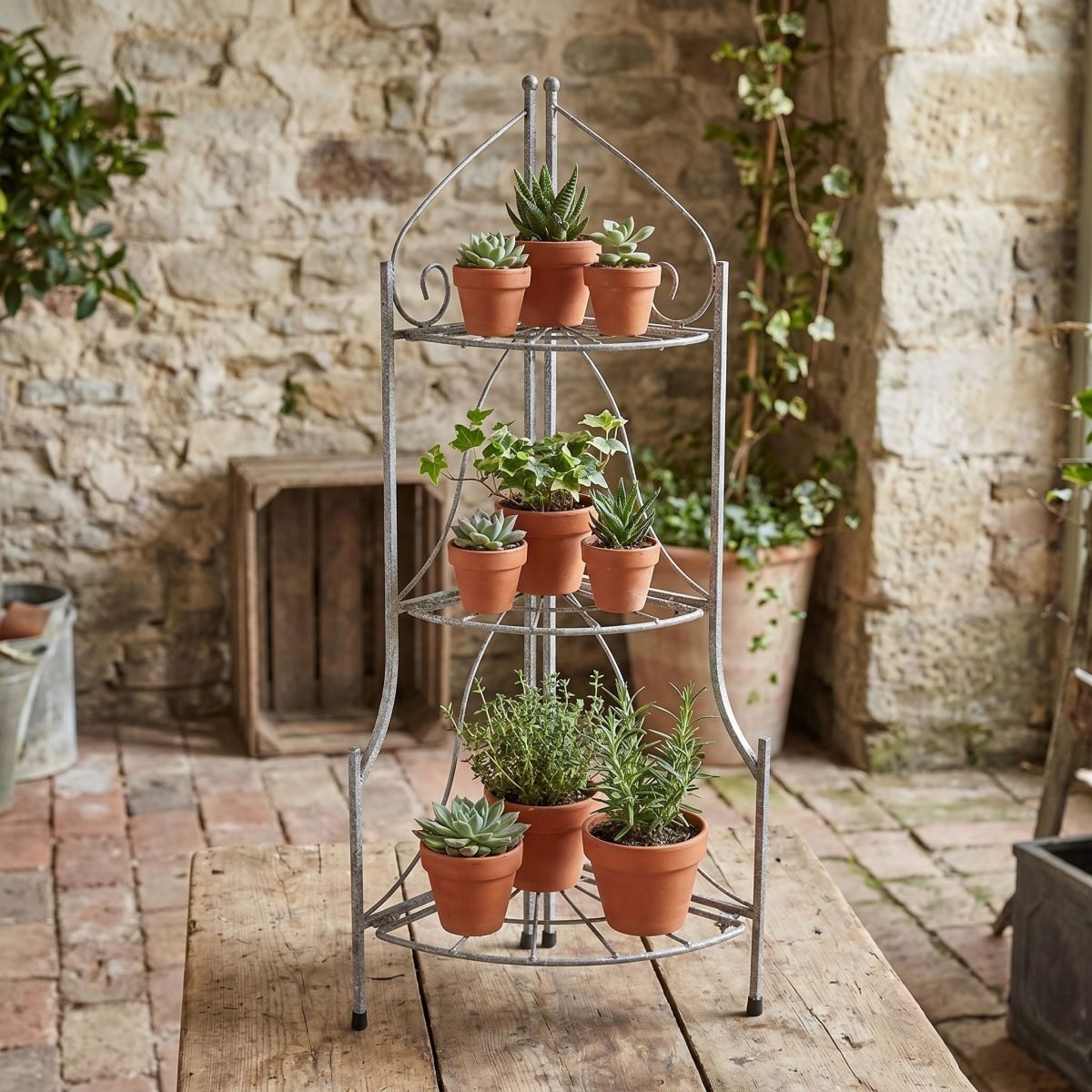 Ambiente Haus Pflanzentreppe Eckregal in grau aus Eisen (H) 65cm (1 St), für Innen- und Außenbereich