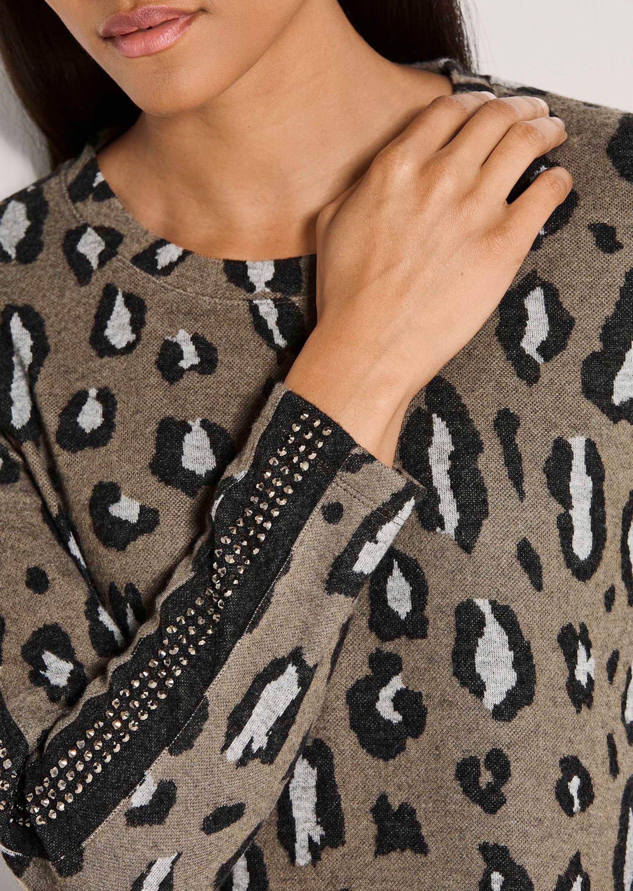 MADELEINE Midikleid Jacquardkleid mit Leo-Muster & Strass Funkelnde Strass-Verzierung und seitliche Eingrifftaschen – Bild 4 von 5