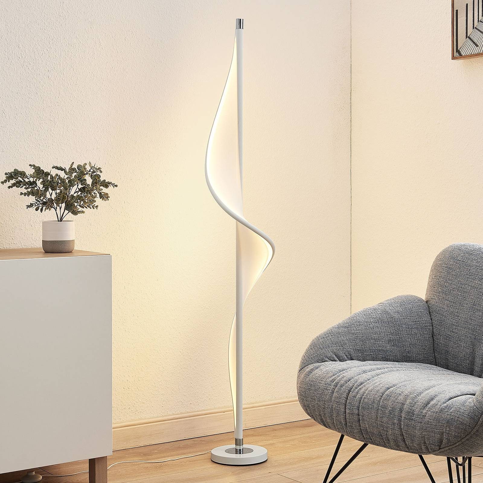 Lucande Stehlampe Edano, Enthalten, LED 26,4 W gesamt, warmweiß