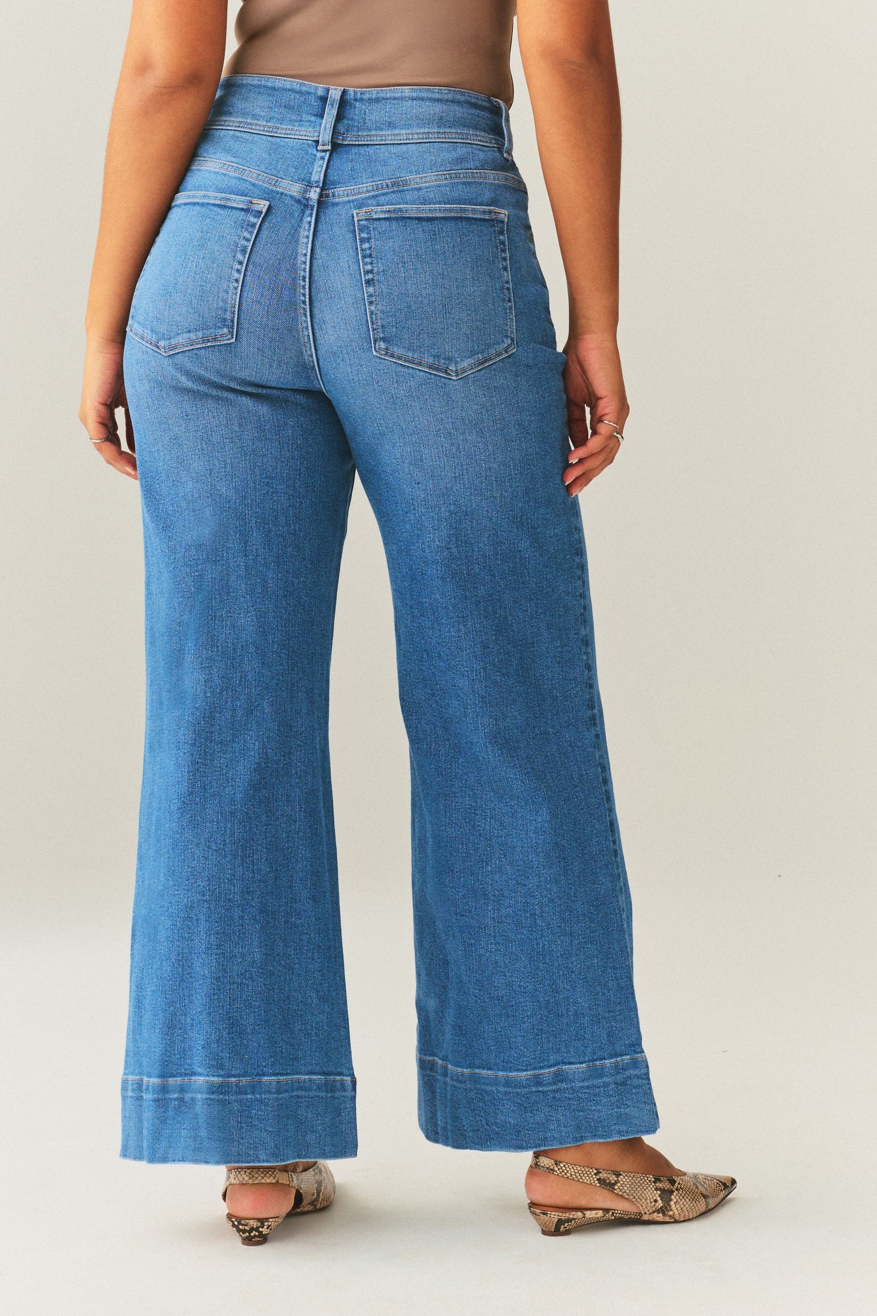 Next Stretch-Jeans Sanduhr Hochbund-Jeans mit weitem Bein und Stretch (1-tlg)