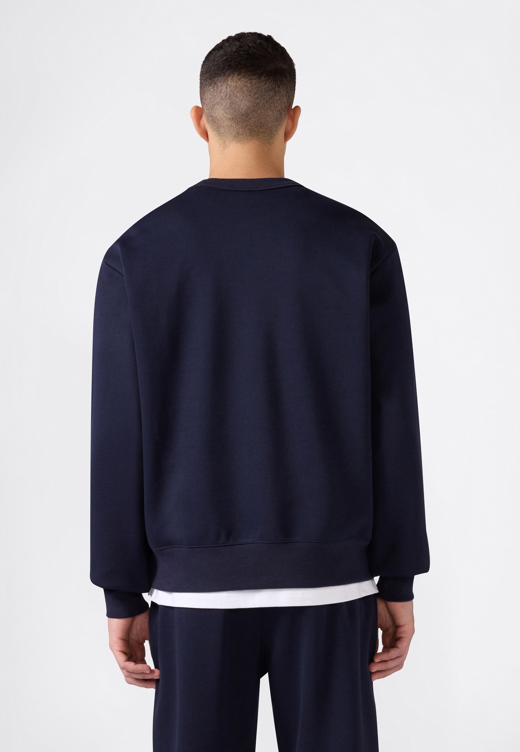 Champion Sweatshirt SPORTWEAR CREWNECK Relax Fit Langarm-Design, Crewneck-Ausschnitt, aus Baumwolle und Polyester