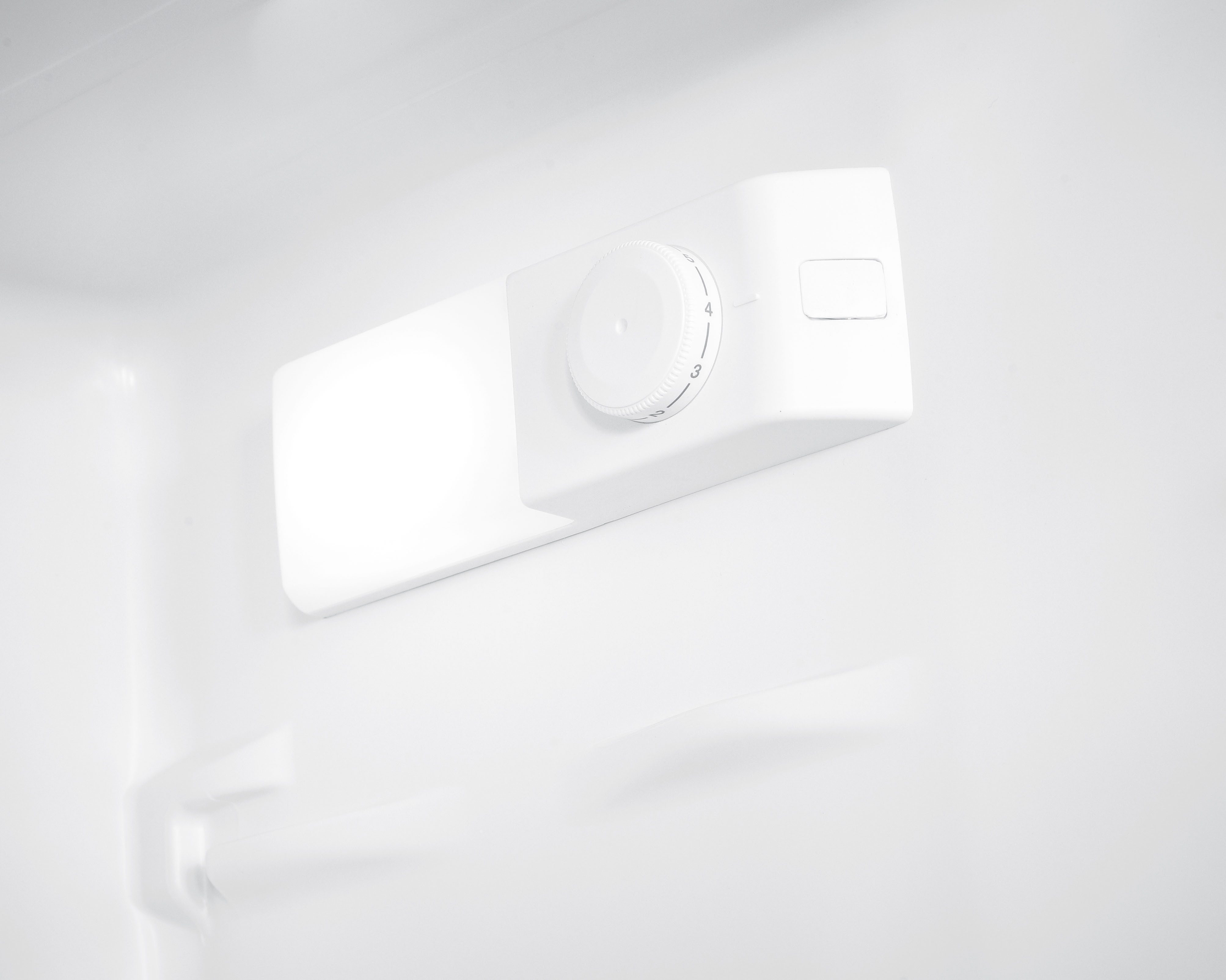 Amica Kühl-/Gefrierkombination KGC 384 115 W, 143 cm hoch, 50 cm breit, Kompakt gebaut, groß im Nutzen – perfekt für Apartments – Bild 5 von 5