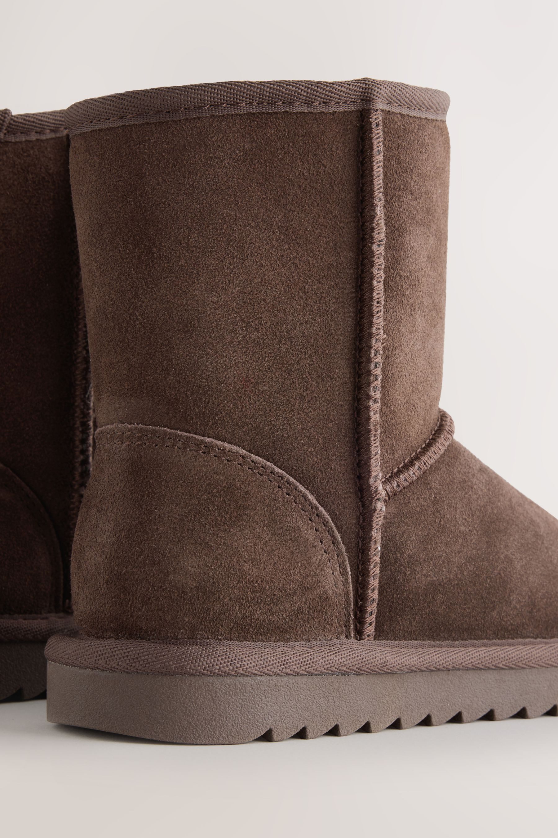 Next Hohe Schlupfstiefel aus Veloursleder Schlupfboots – Bild 3 von 5